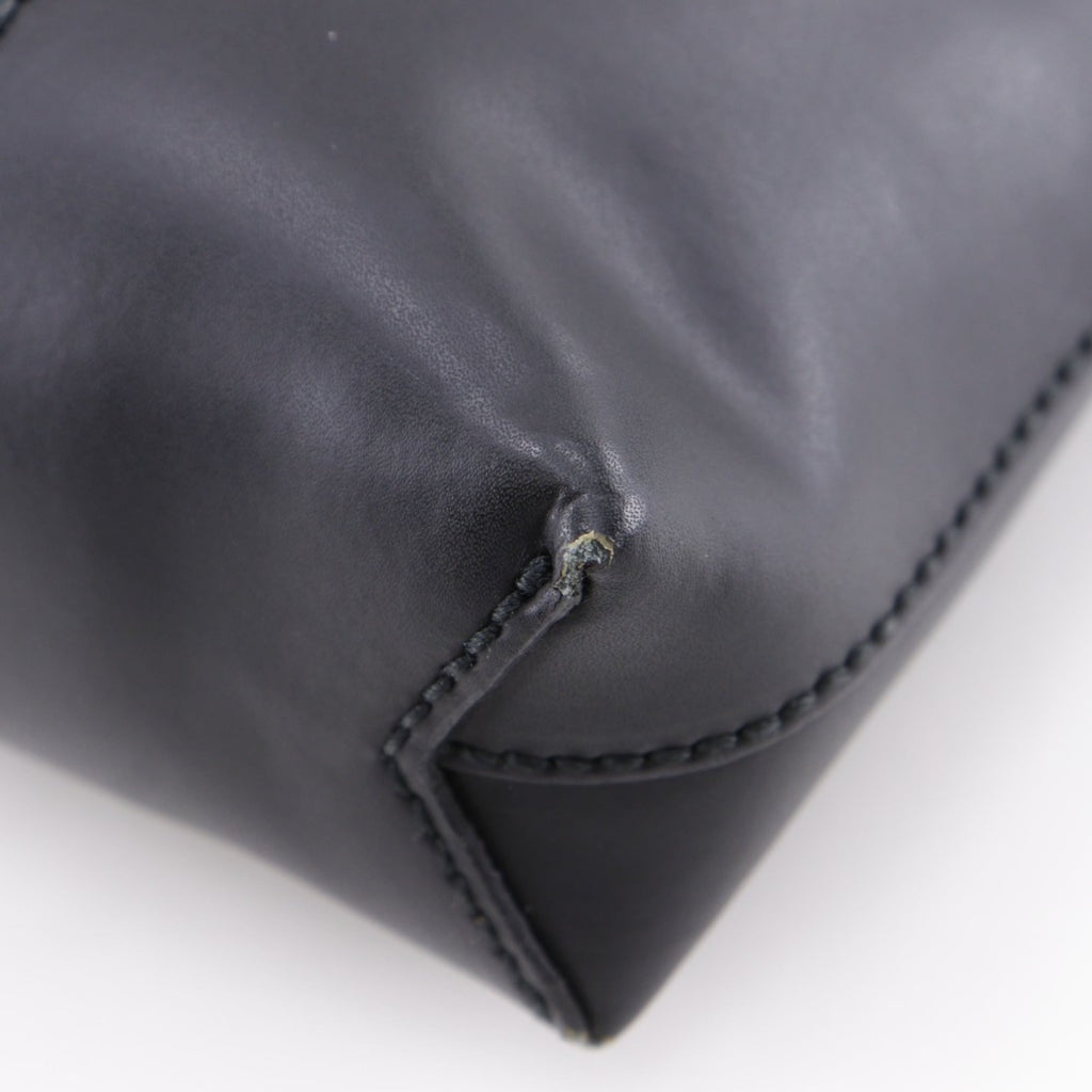 Gucci Black Gg Supreme Messenger Bag Shoulder Bag (Pre-Owned)