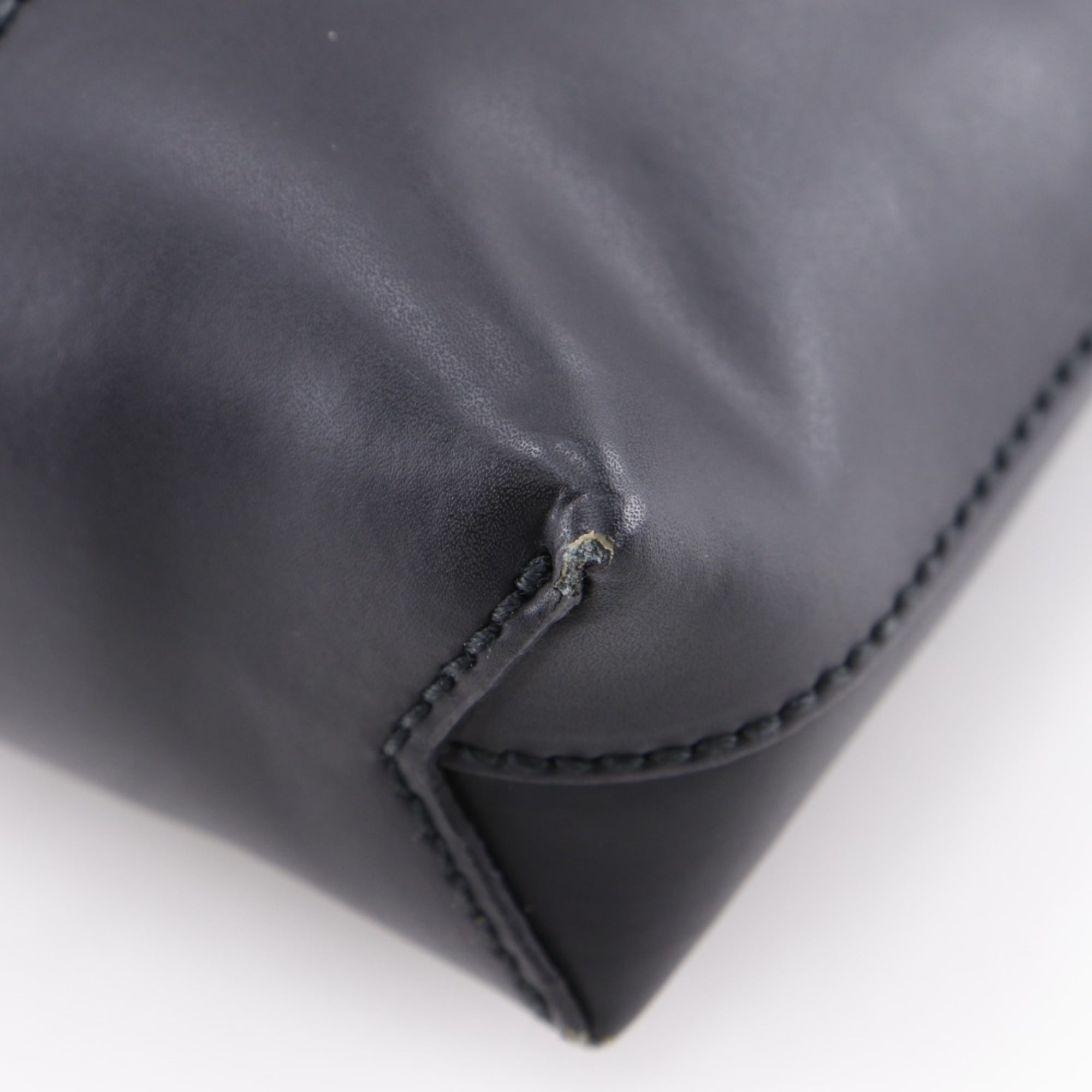 Gucci Black Gg Supreme Messenger Bag Shoulder Bag (Pre-Owned)