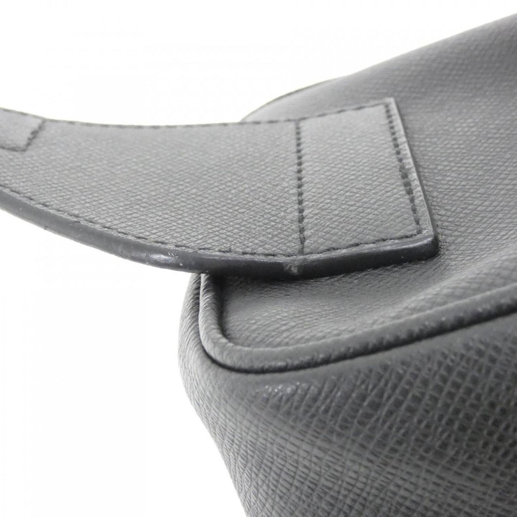Louis Vuitton Taiga Black Taiga Leather Shoulder Bag