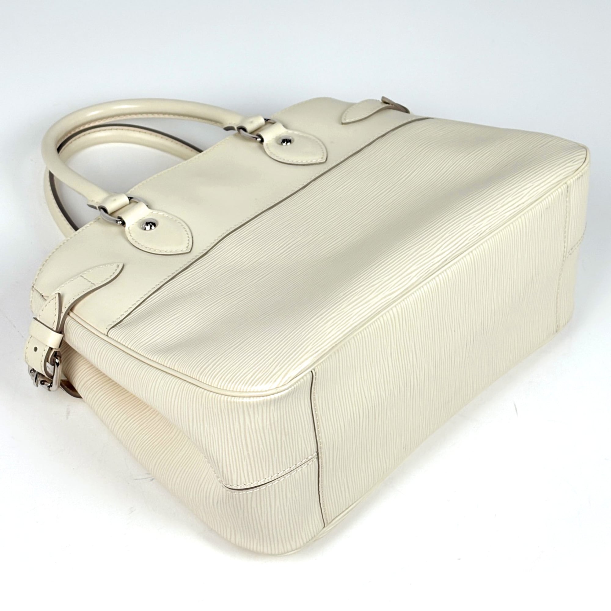 Louis Vuitton Ivory Lv Off White Ivory Handbag