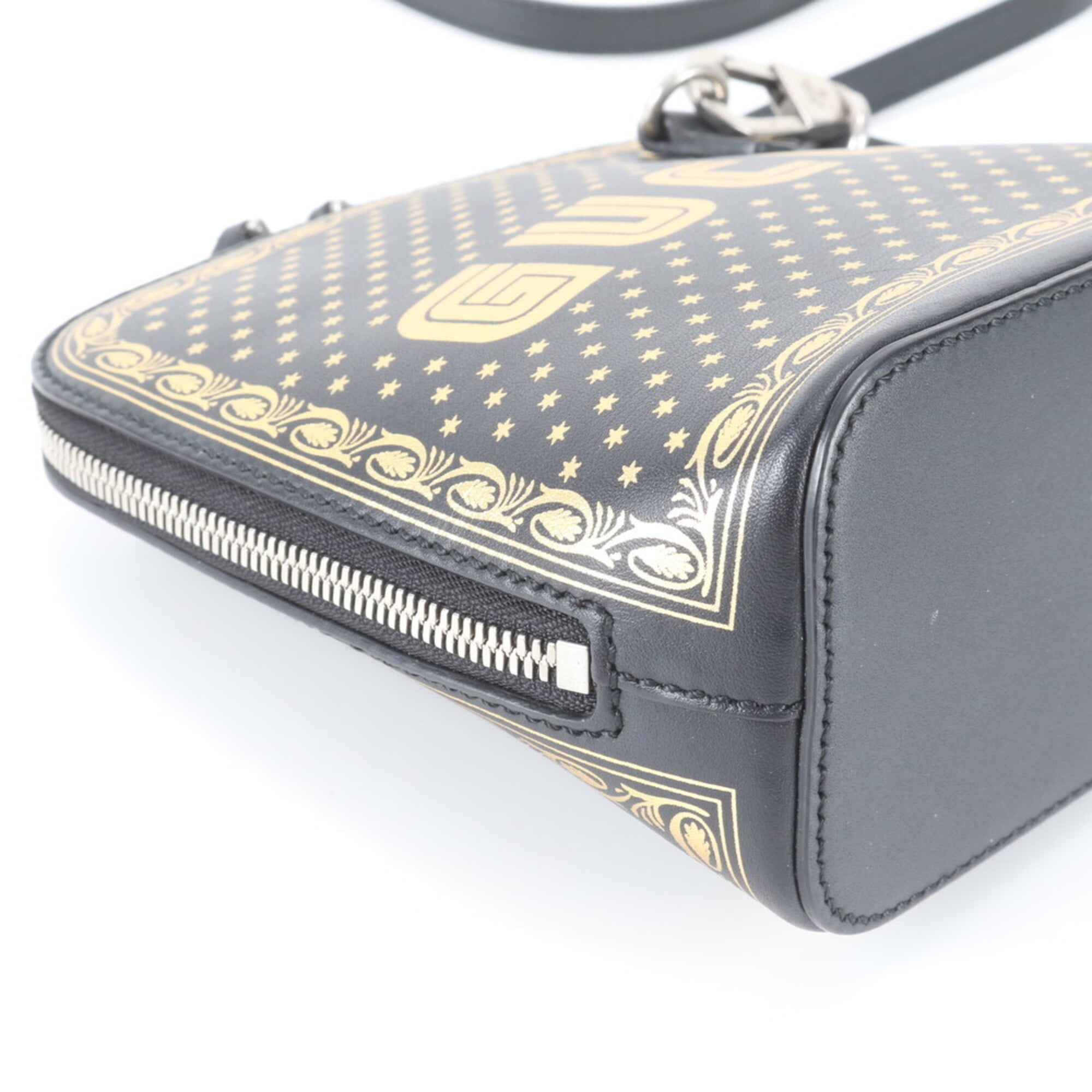 Gucci Black Gold Leather Shoulder Bag (Pre-Owned)