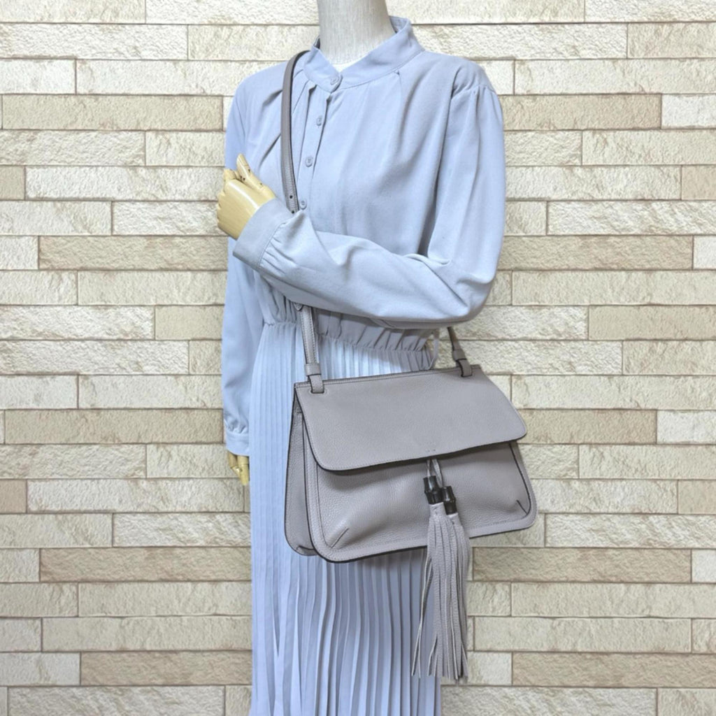Gucci Gray Leather Shoulder Bag (Pre-Owned)