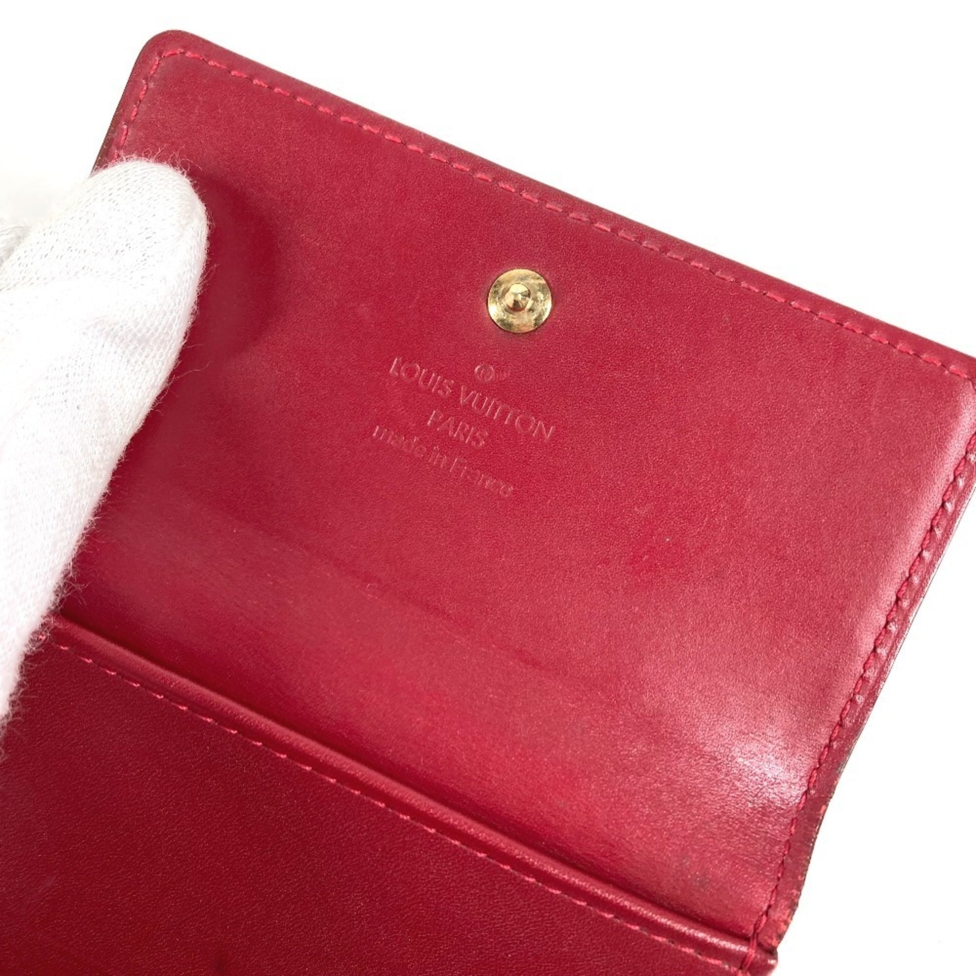 Louis Vuitton Pomme D'amour Red Color Monogram Vernis Canvas Wallet (Tri-Fold)