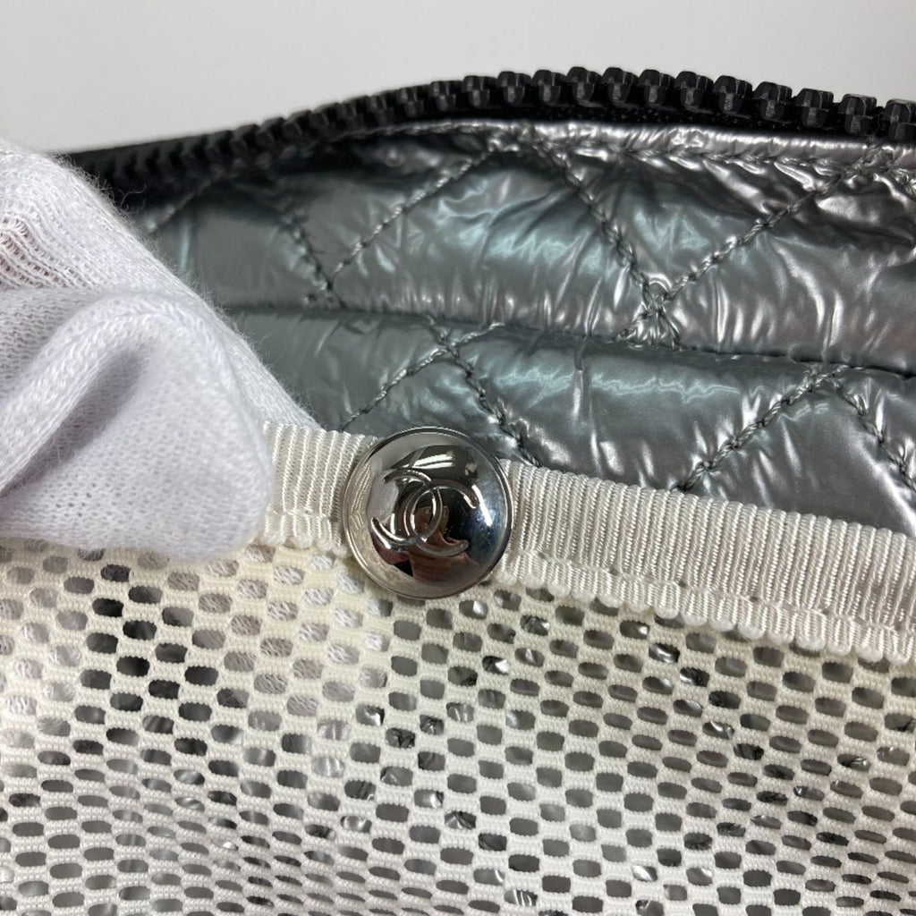 Chanel White Cloth Shoulder Bag
