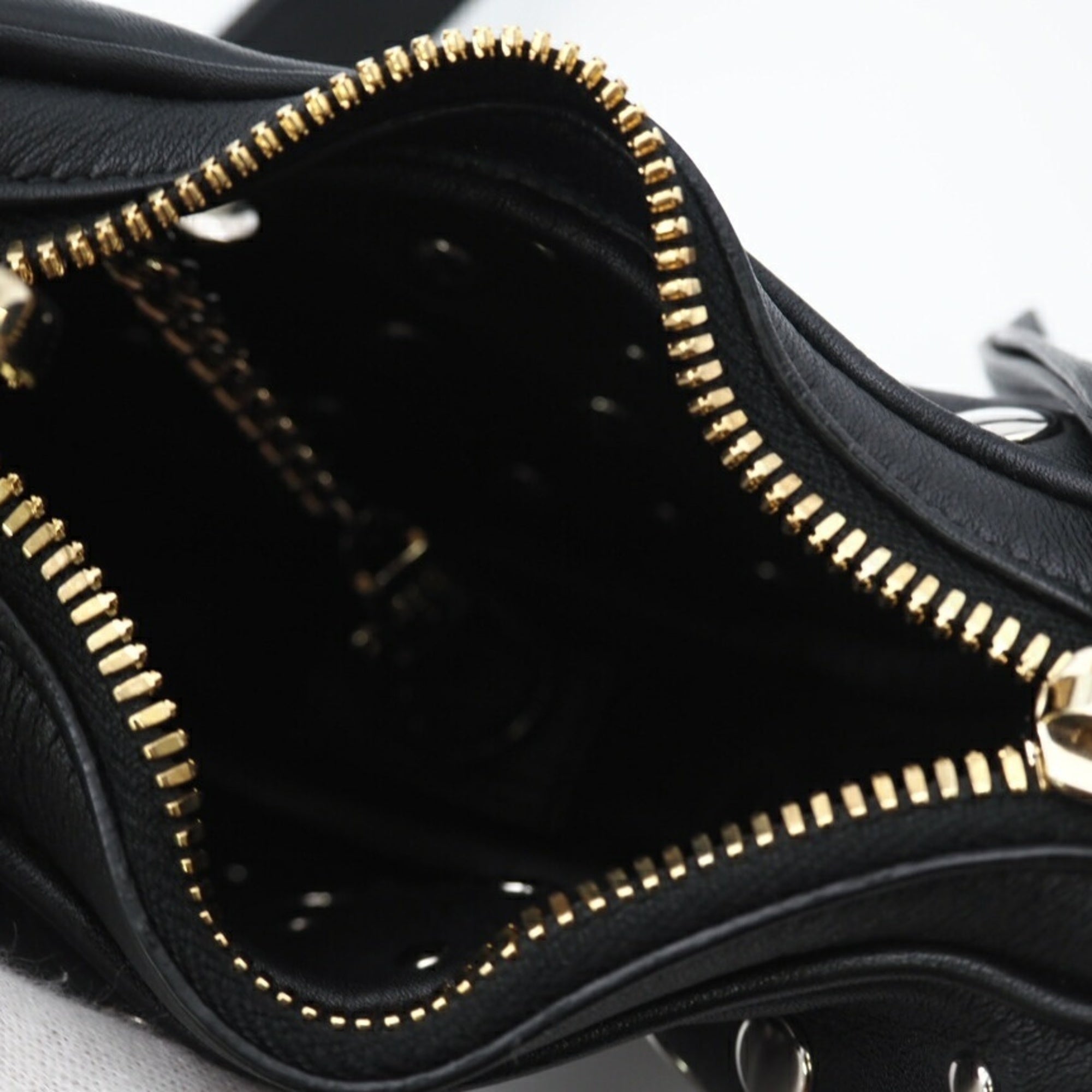 Gucci Black Leather Shoulder Bag (Pre-Owned)