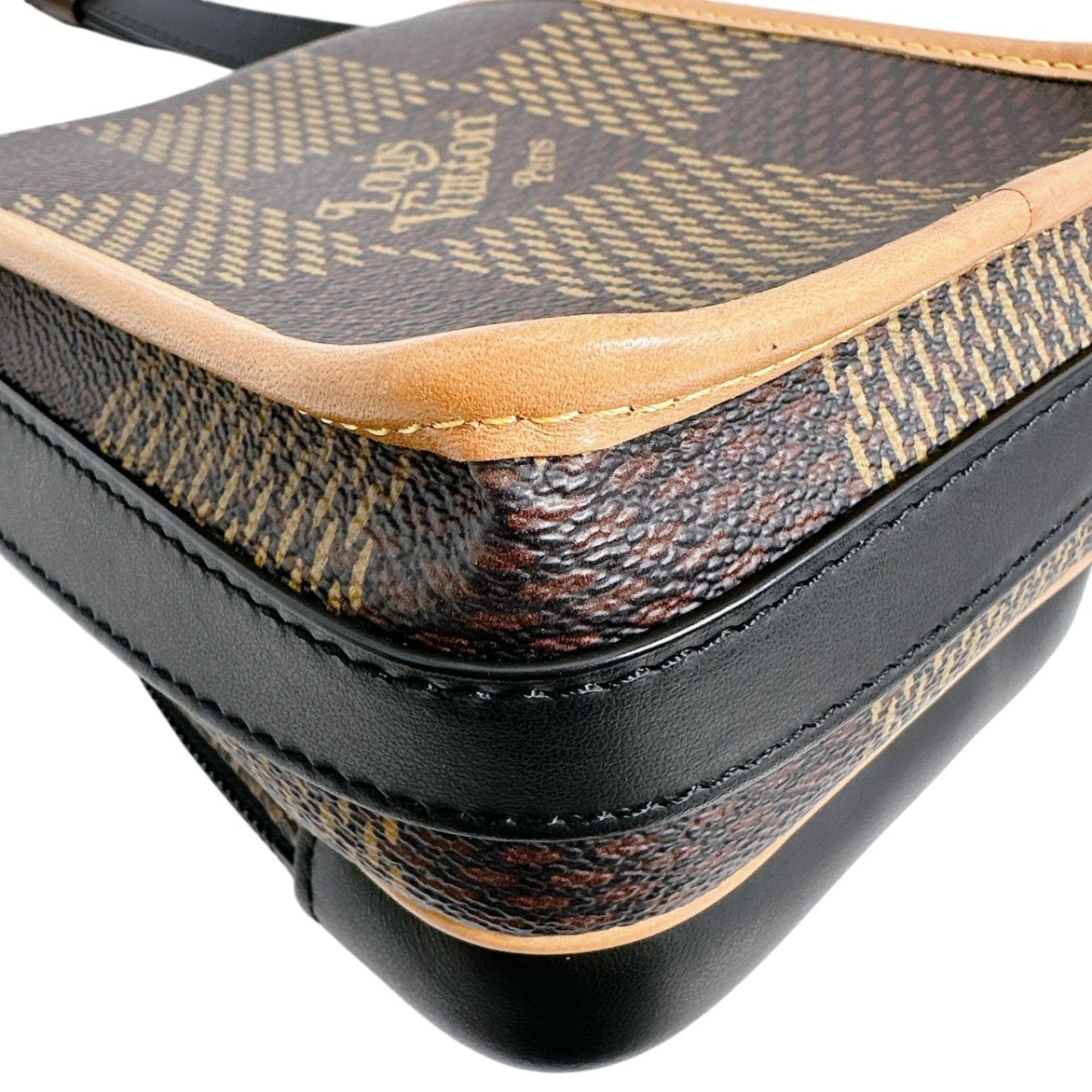 Louis Vuitton Brown Damier Canvas Messenger Bag