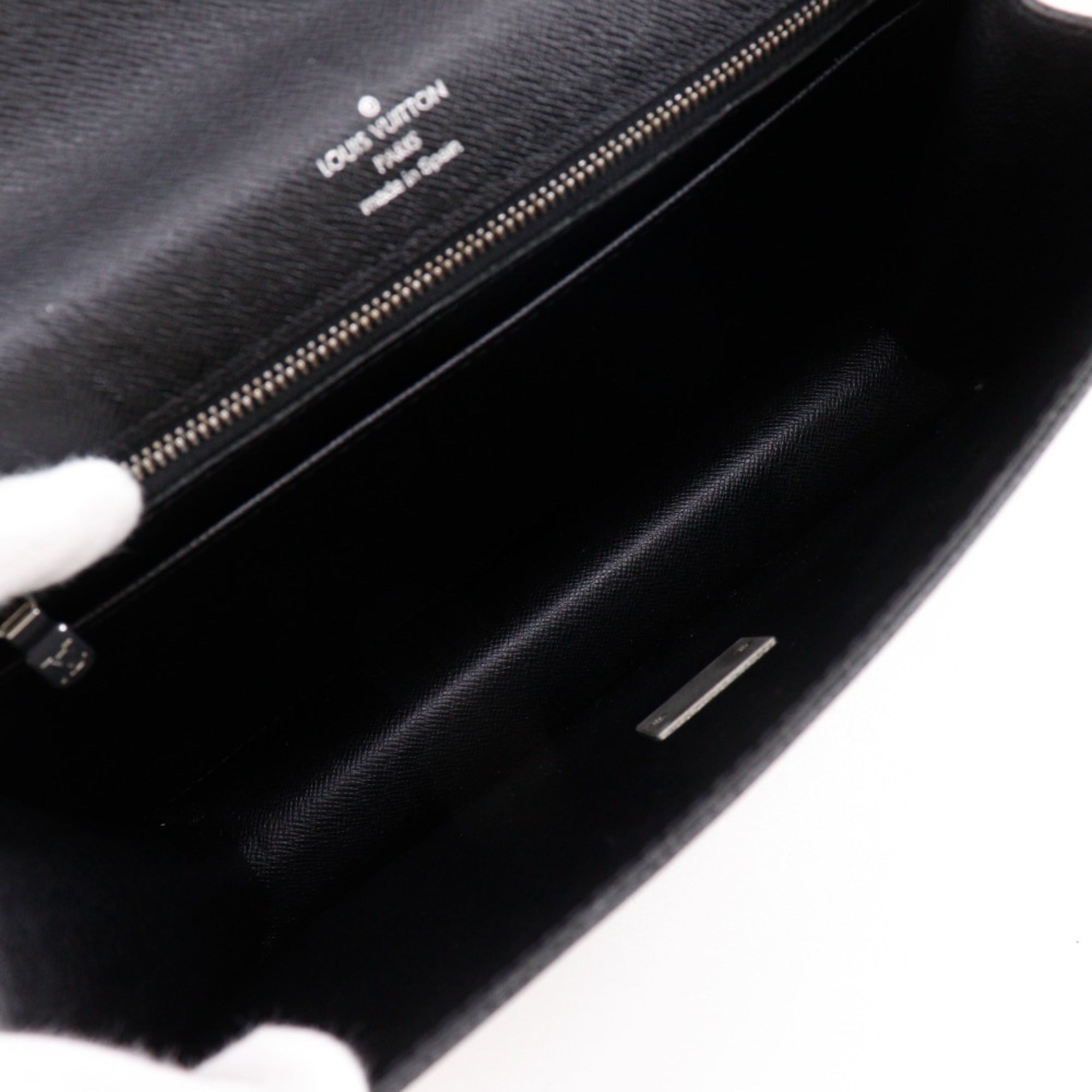 Louis Vuitton Taiga Ardoise Black Taiga Leather Pochette