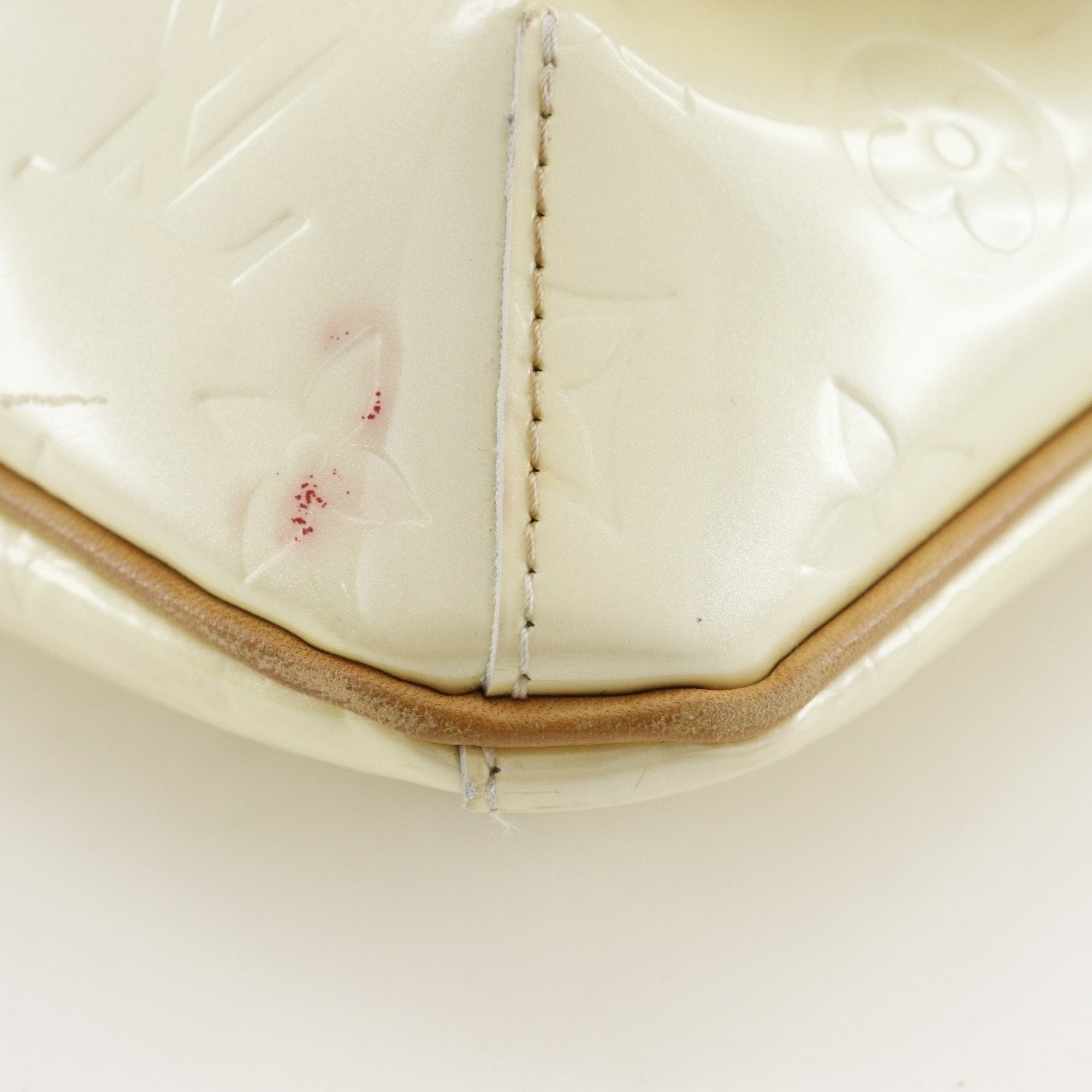 Louis Vuitton Off-White Pearl Monogram Vernis Shoulder Bag