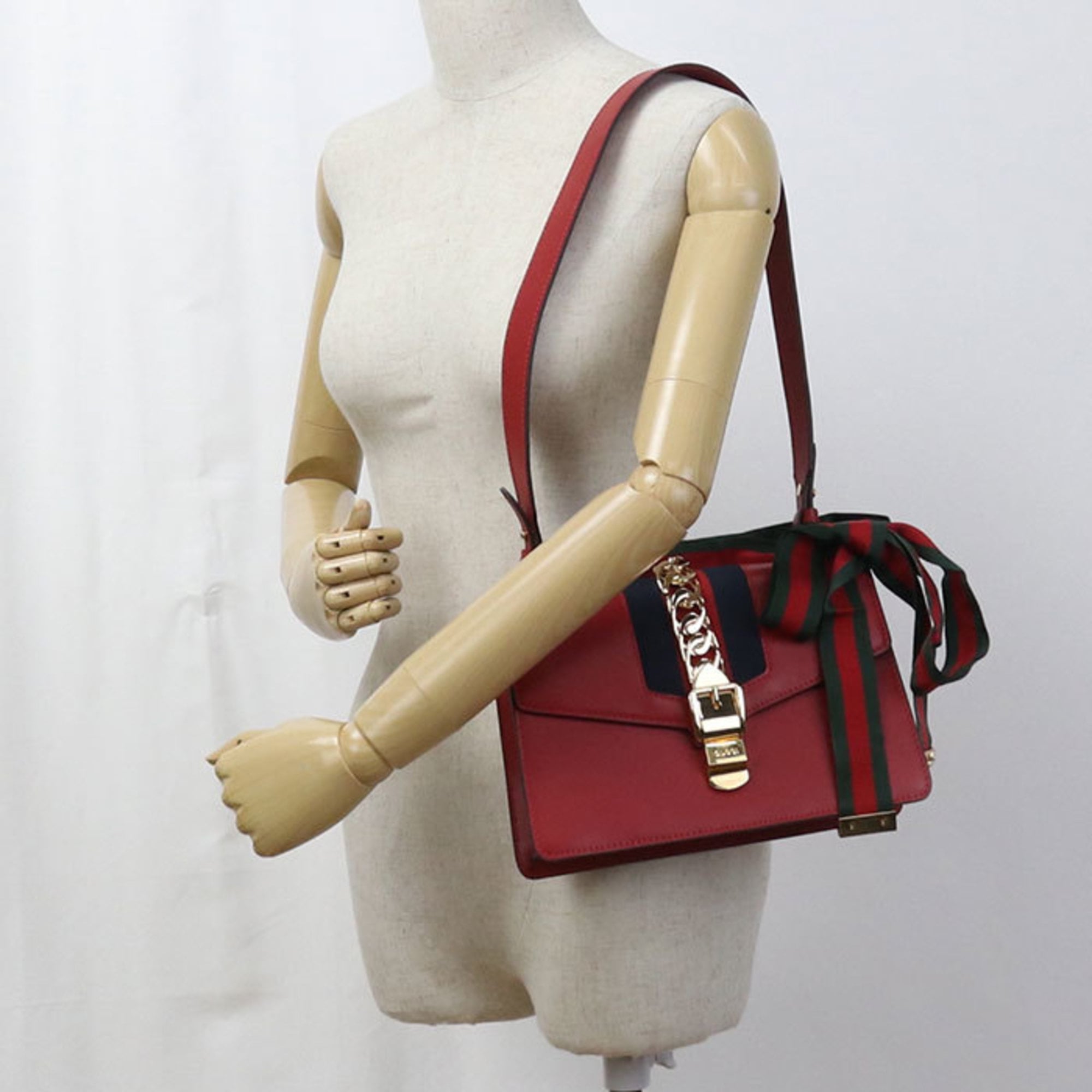 Gucci Red Color Leather Shoulder Bag (Pre-Owned)