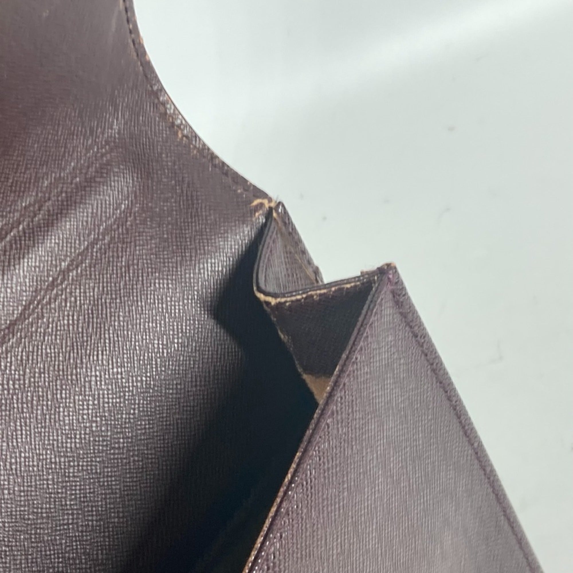 Louis Vuitton Acajou Red Color Wine Taiga Leather Leather Briefcase