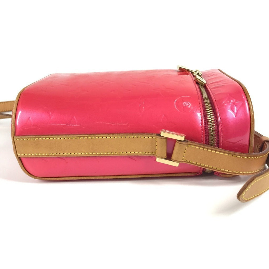 Louis Vuitton Fuchsia Pink Pink Monogram Vernis Pochette Shoulder Bag