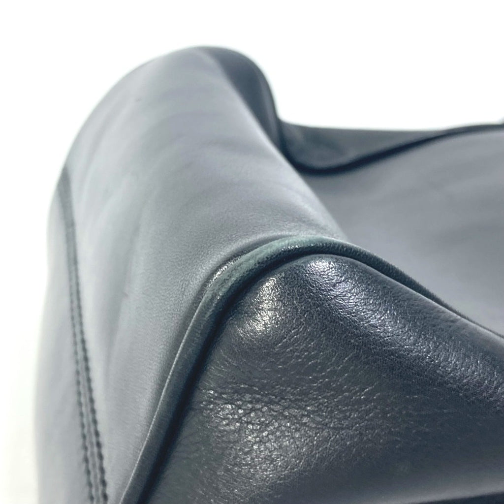 Christian Dior Black Leather Shoulder Bag (Pre-Owned)