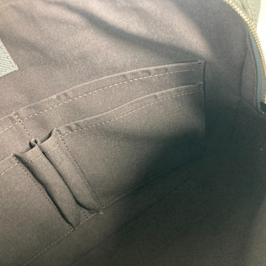 Louis Vuitton Glacier Gray Taiga Leather Leather Briefcase