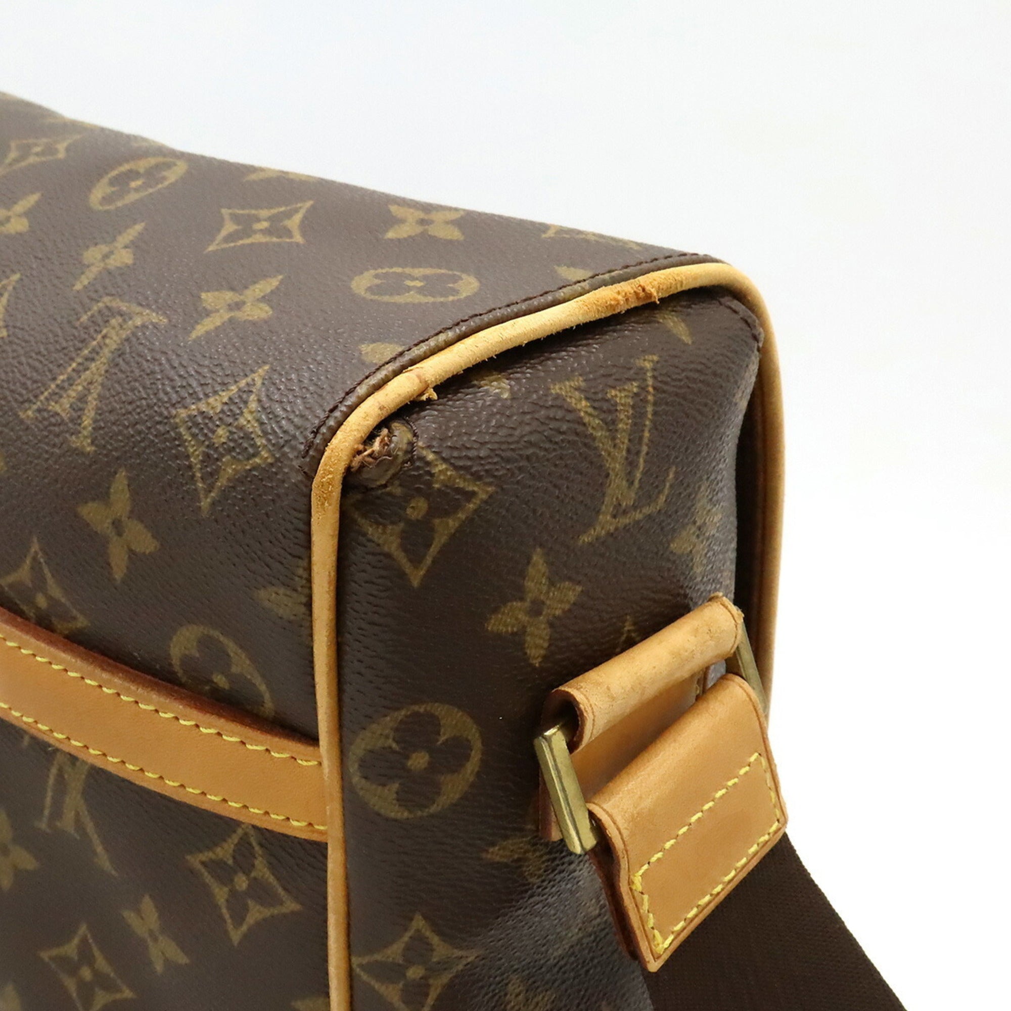 Louis Vuitton Monogram Brown Galle Monogram Monogram Shoulder Bag