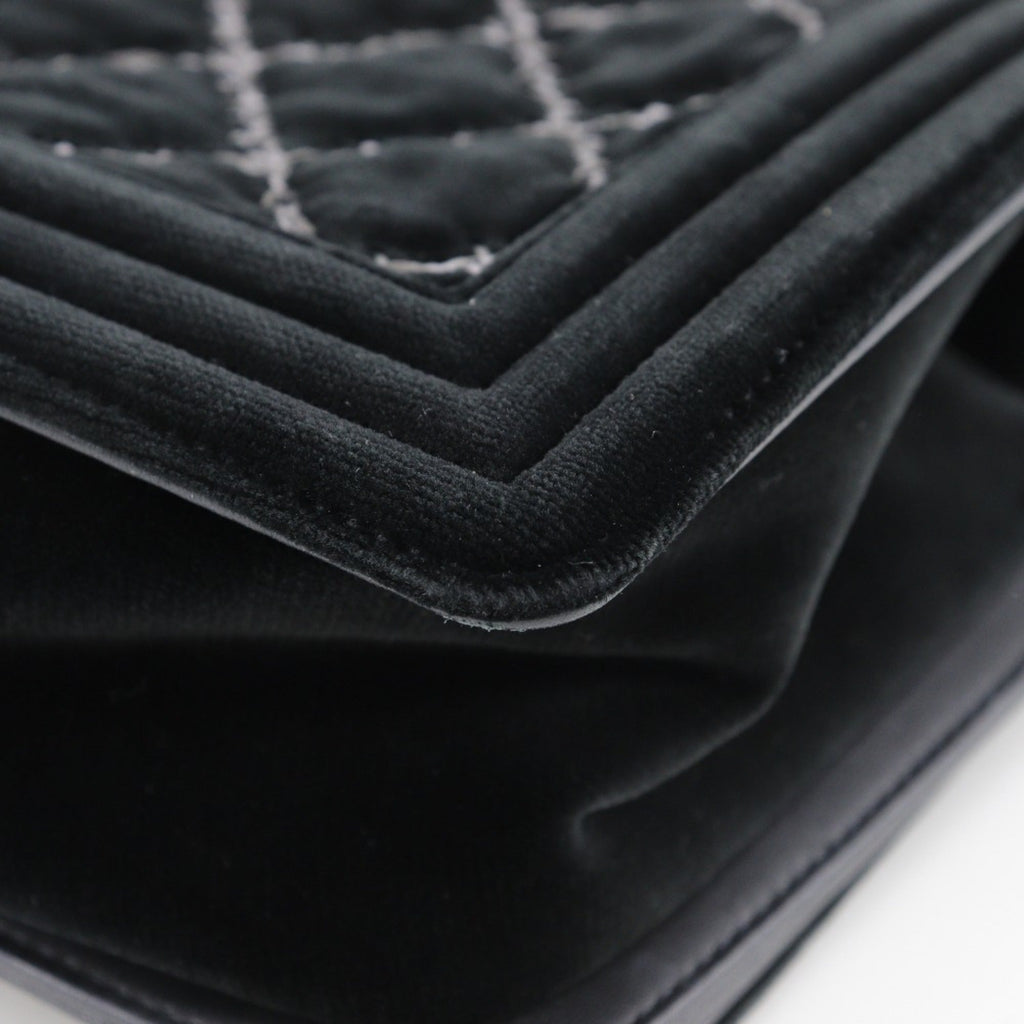 Chanel Black Leather Leather Shoulder Bag
