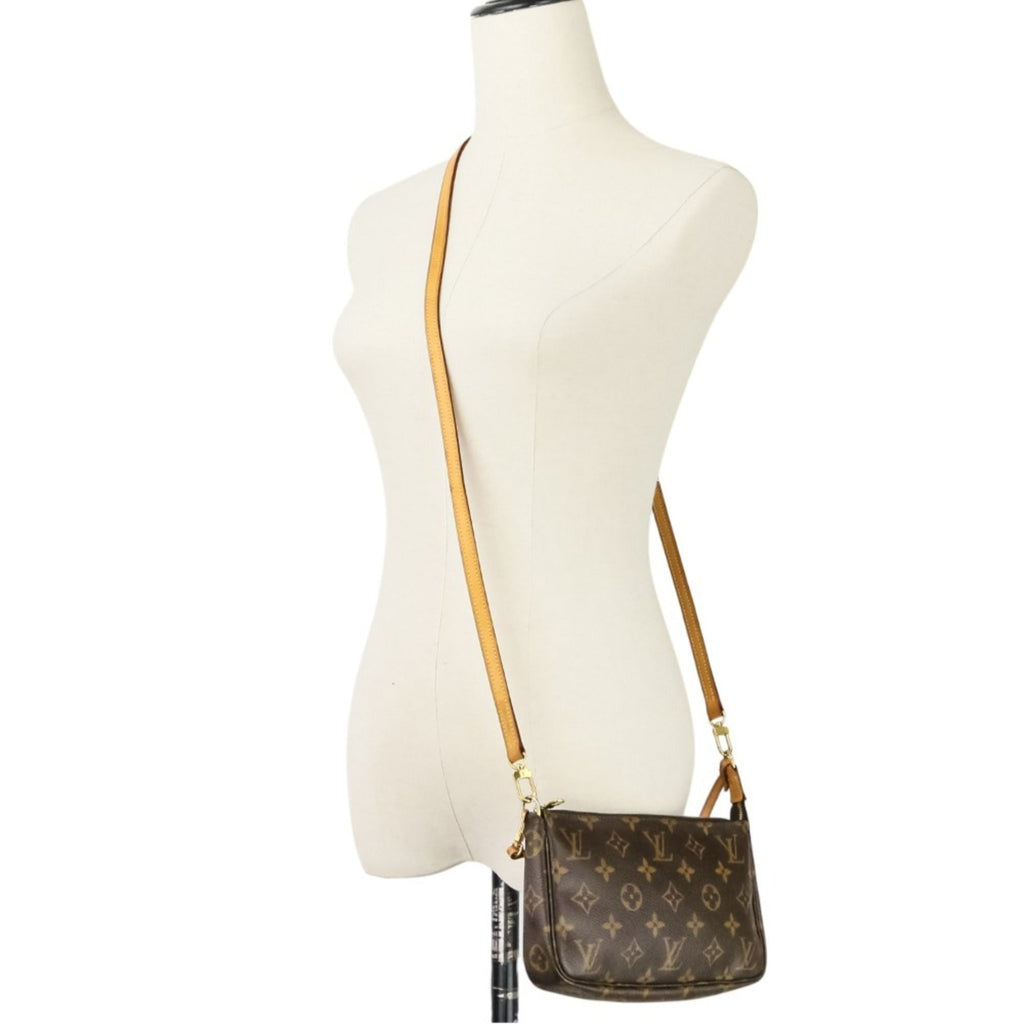 Louis Vuitton Brown Monogram Monogram Pochette Pouch