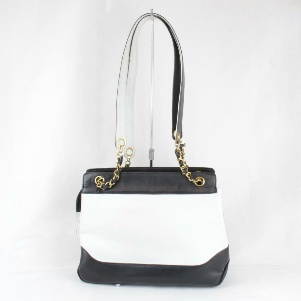 Chanel White Leather Shoulder Bag