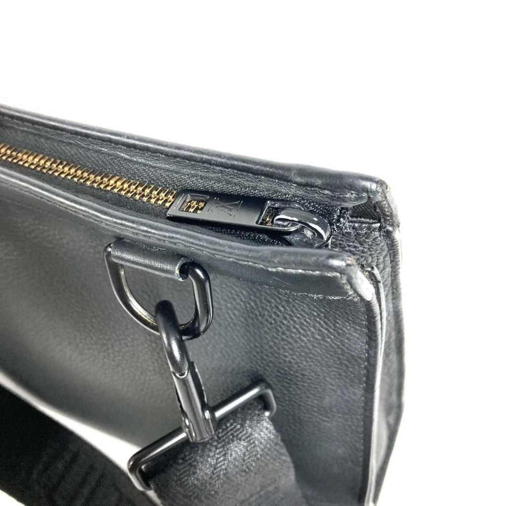 Louis Vuitton Black Leather Clutch Bag Pochette Shoulder Bag