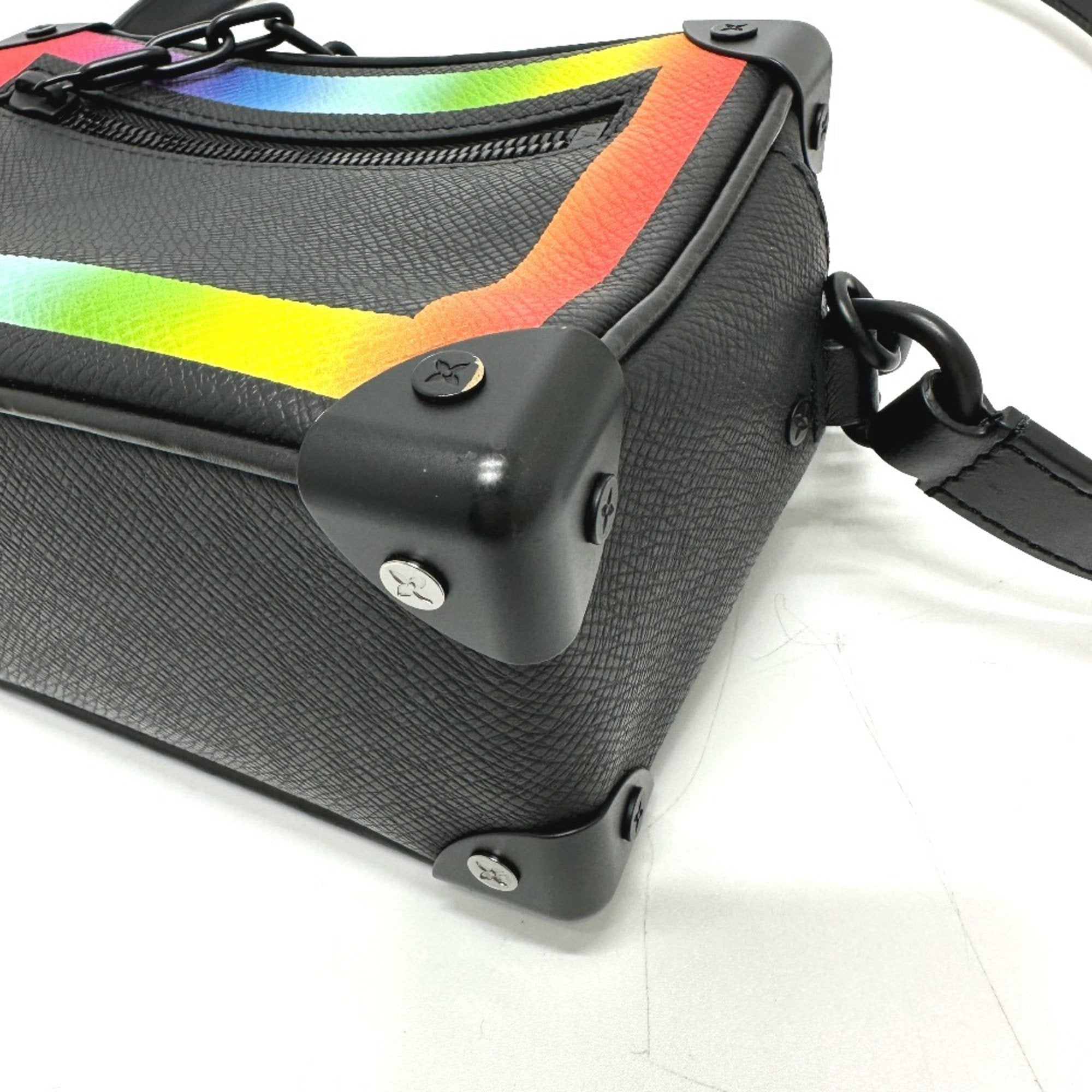 Louis Vuitton Taiga Black Taiga Leather Shoulder Bag