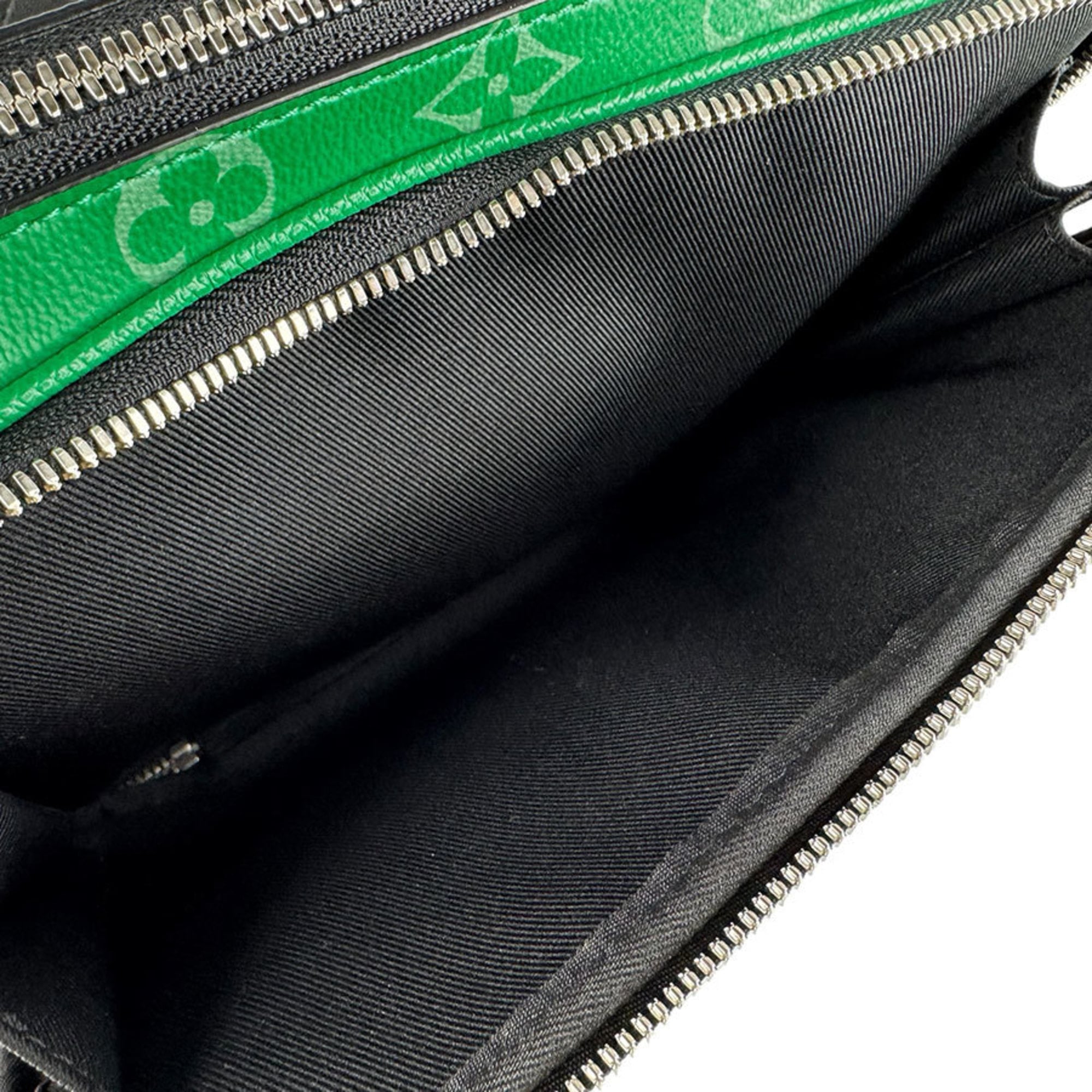 Louis Vuitton Vert Taigarama Shoulder Bag