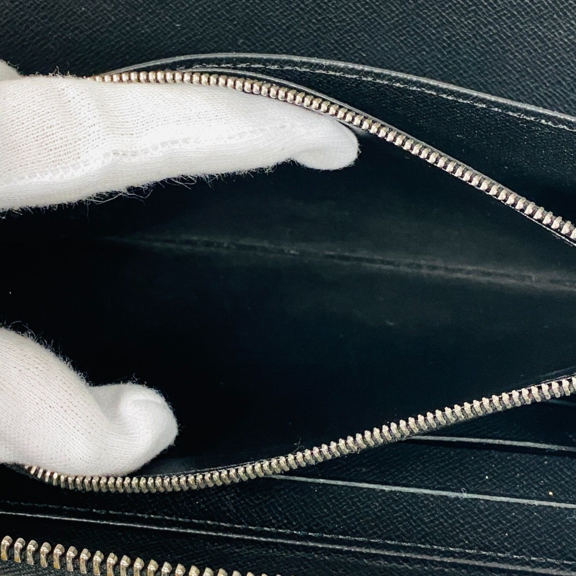 Louis Vuitton Taiga Black Leather Long Wallet