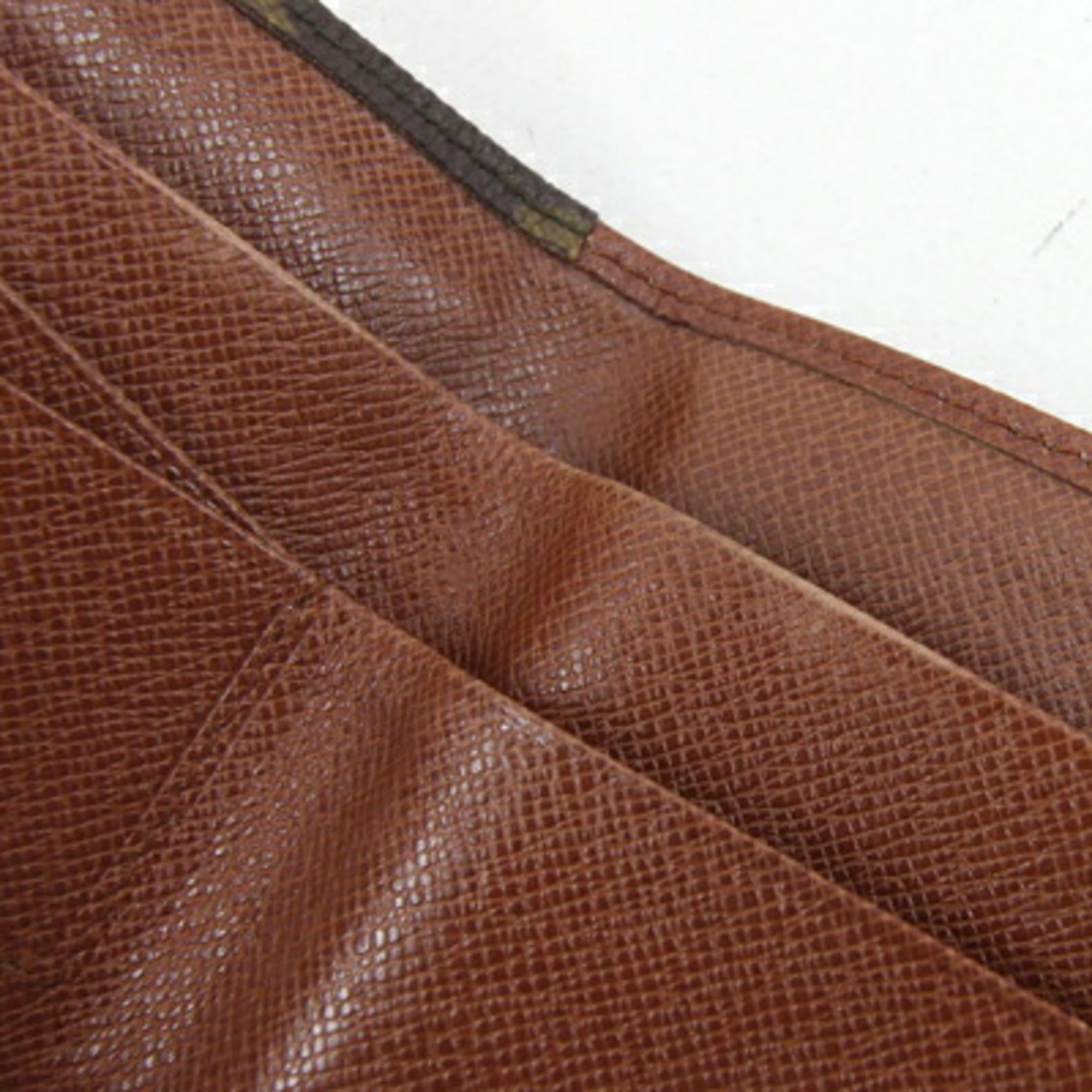 Louis Vuitton Wallet (Tri-Fold)