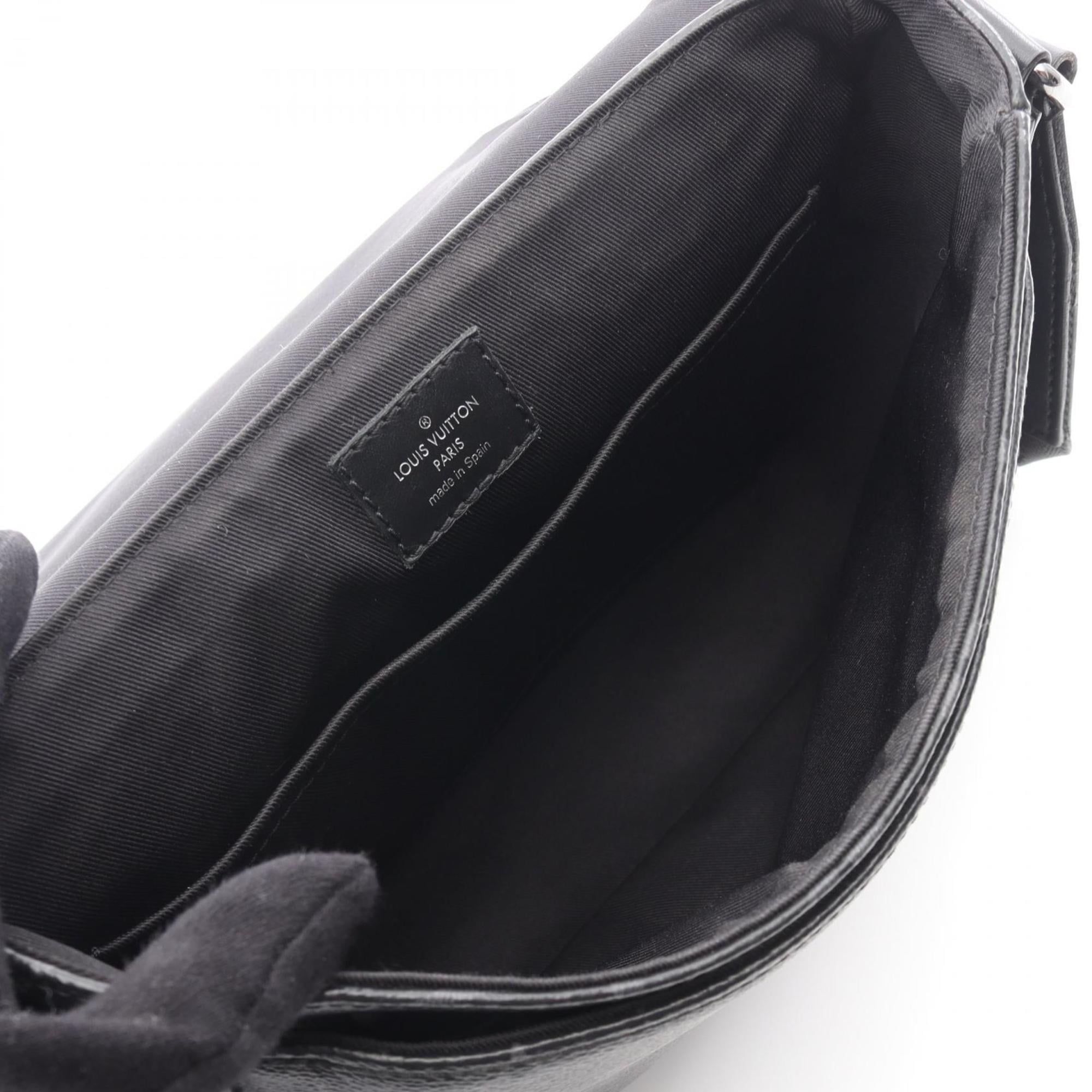 Louis Vuitton Black Monogram Eclipse Handbag Shoulder Bag