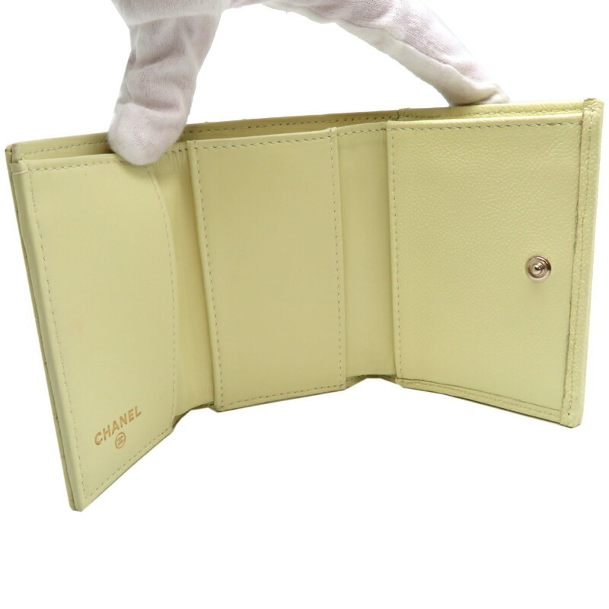 Chanel Cream White Grained Calfskin Wallet (Tri-Fold)