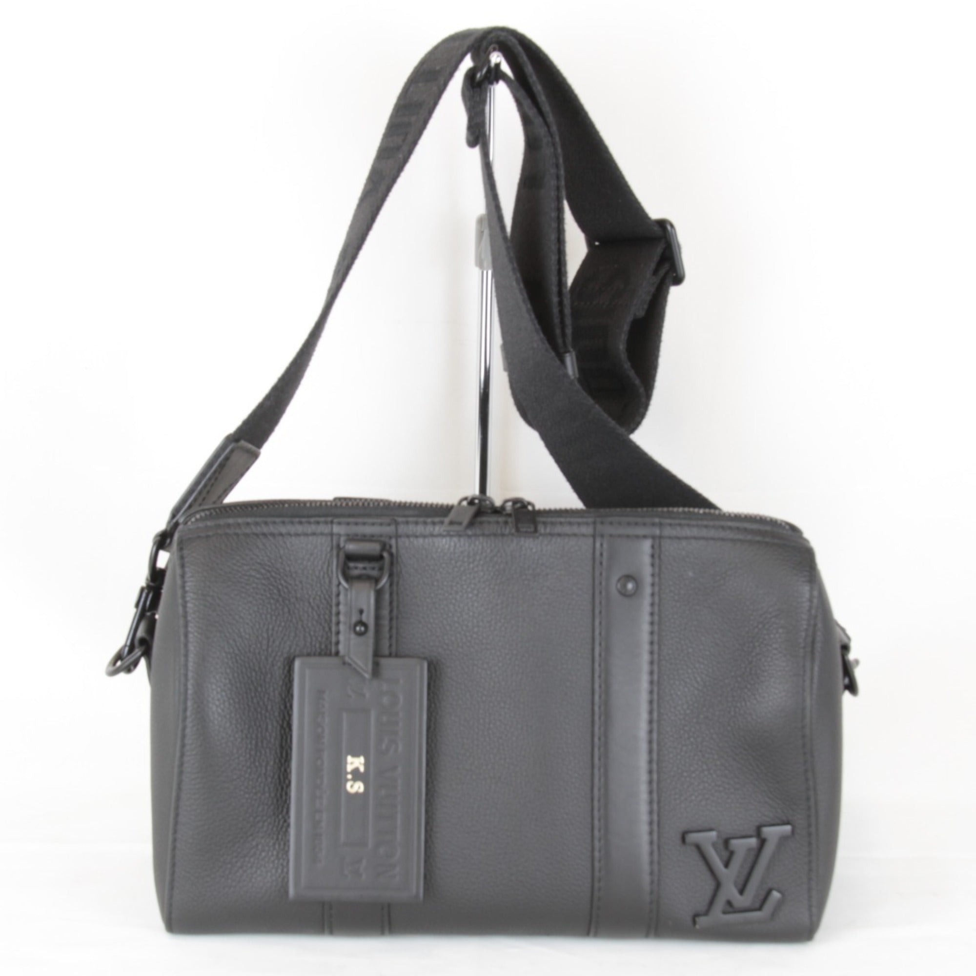 Louis Vuitton Black Leather Shoulder Bag