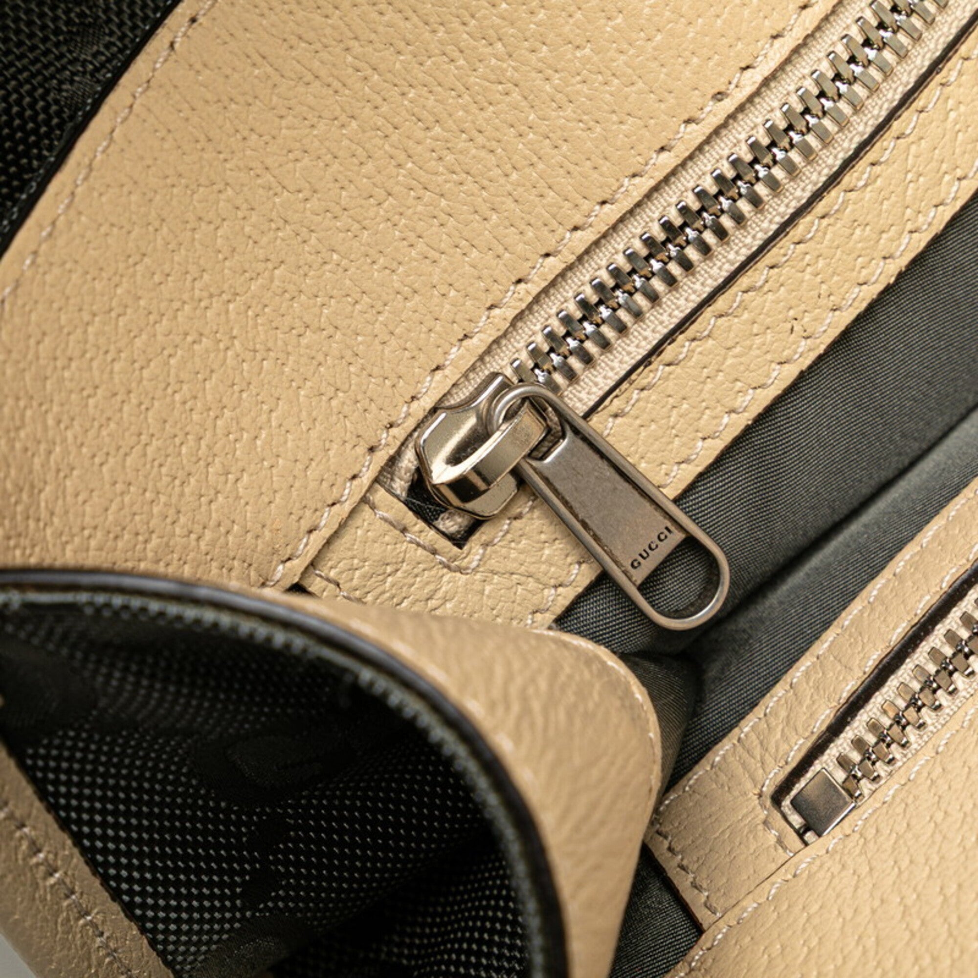 Gucci Beige Gray Nylon Leather Handbag Shoulder Bag (Pre-Owned)