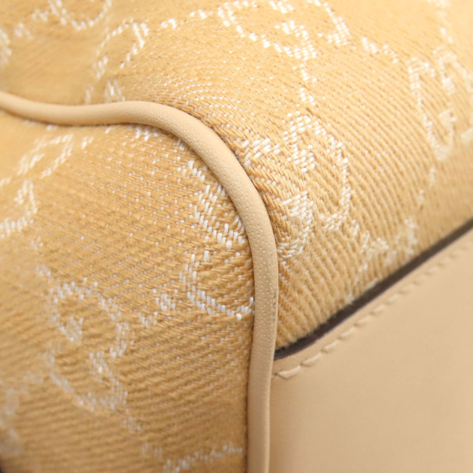Gucci Beige Canvas Handbag (Pre-Owned)