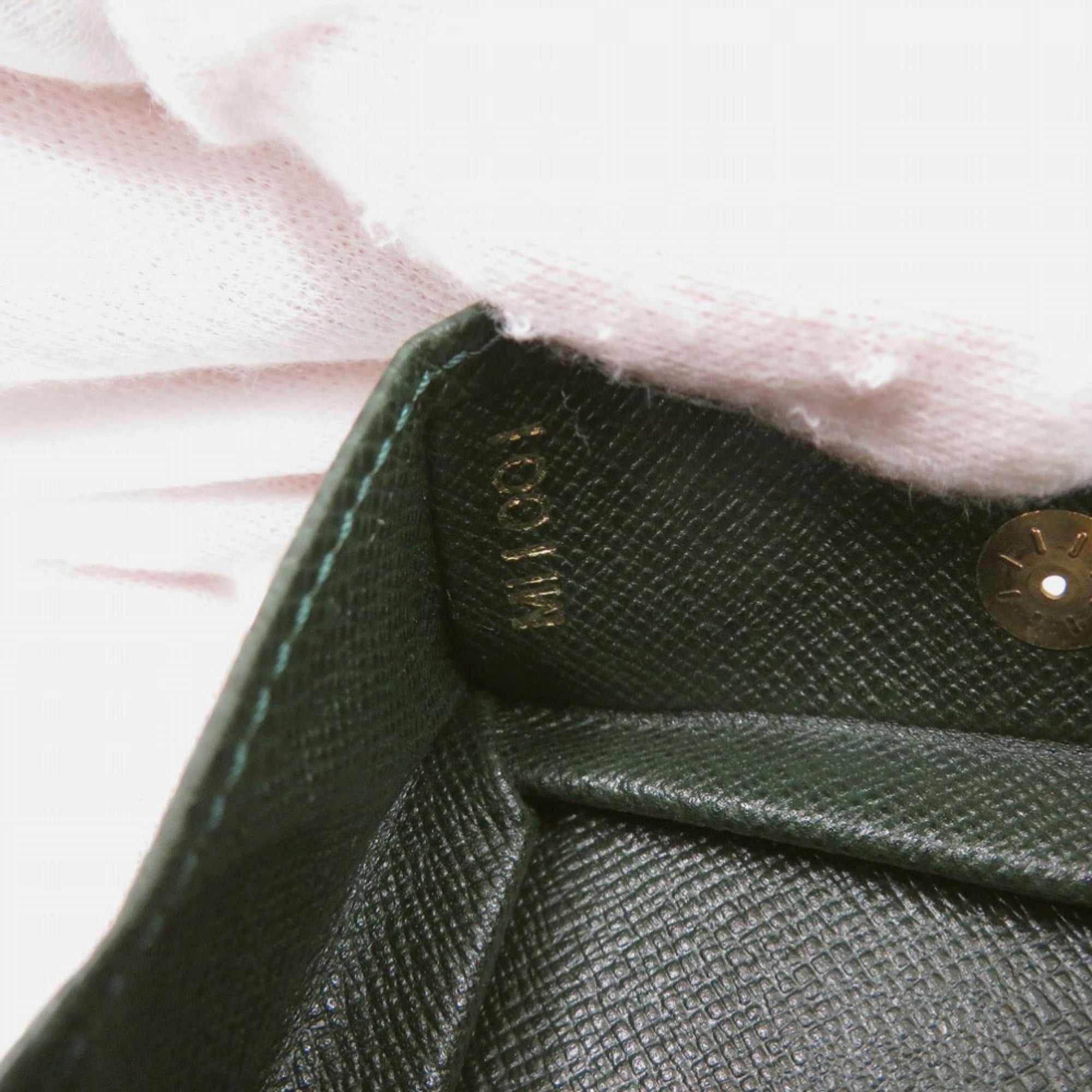 Louis Vuitton Green Taiga Leather Leather Coin Purse/Coin Case