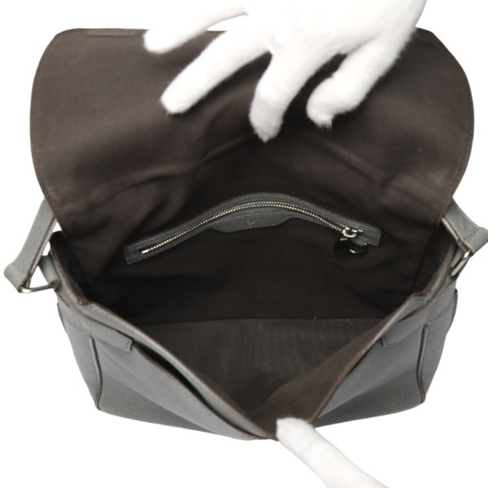 Louis Vuitton Gray Taiga Leather Shoulder Bag