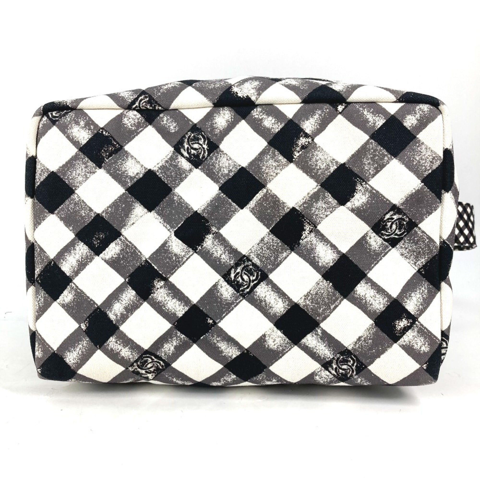 Chanel White Cloth Shoulder Bag