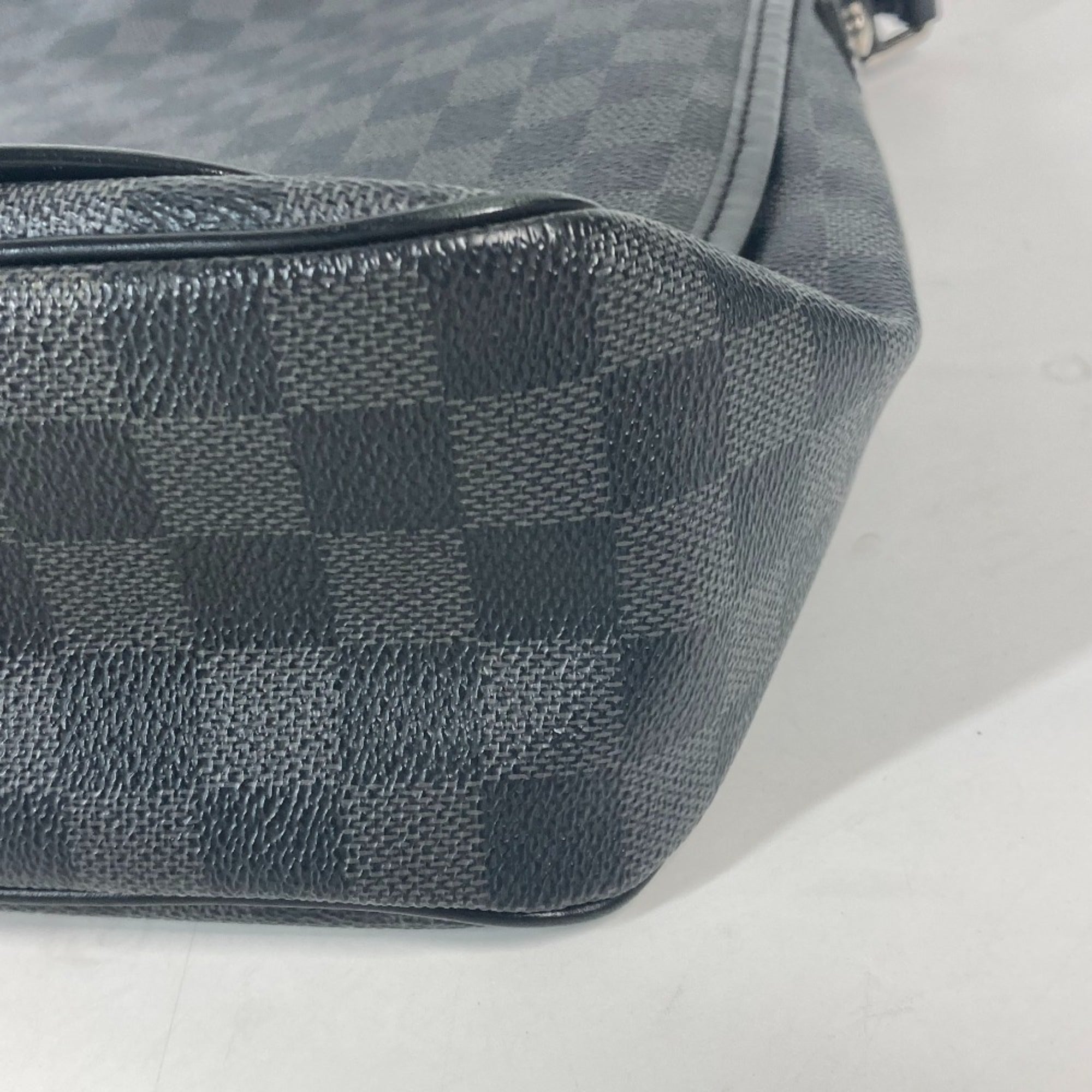 Louis Vuitton Black Damier Graphite Messenger Bag Shoulder Bag