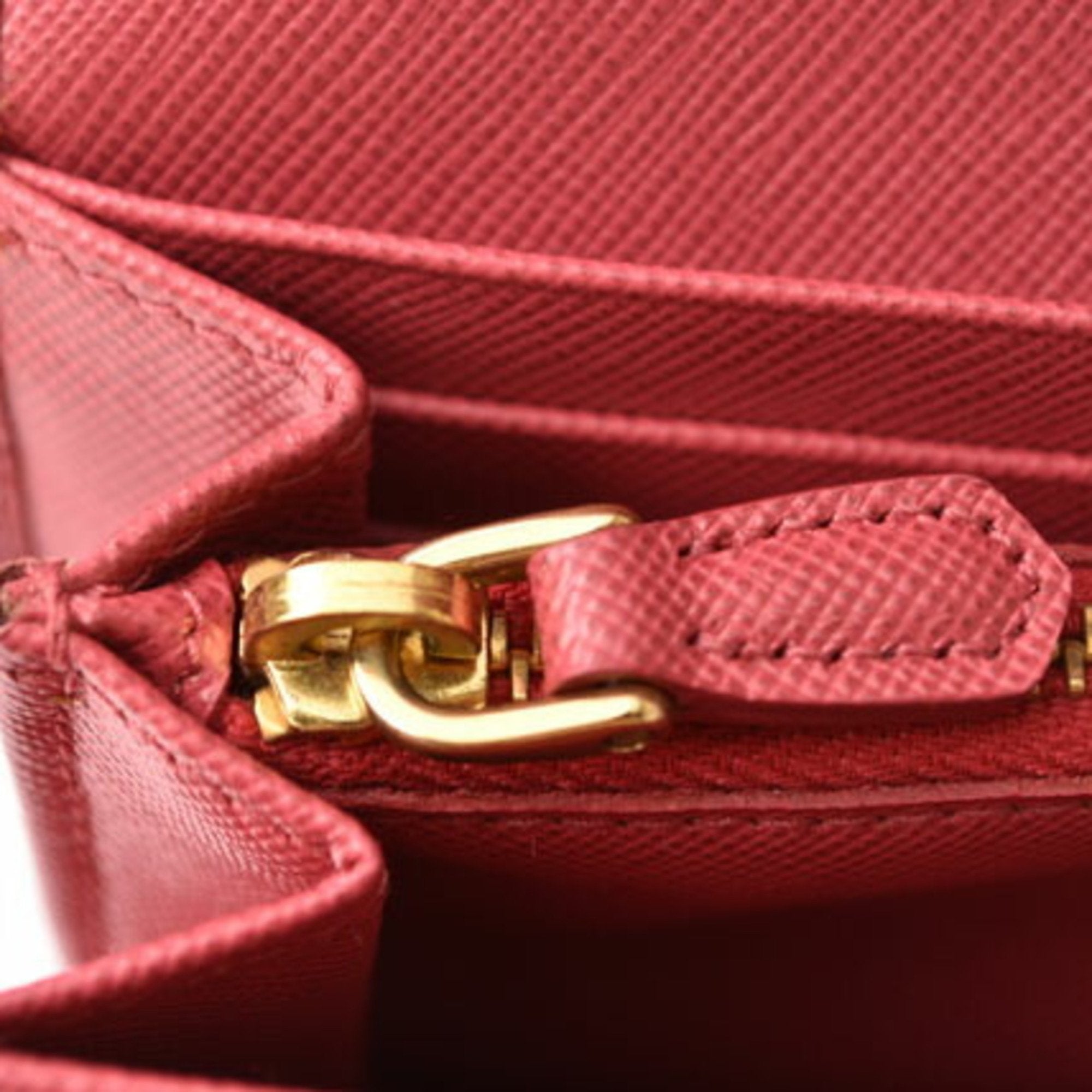 Prada Peonia Saffiano Metal Saffiano Metal Long Wallet (Bi-Fold)