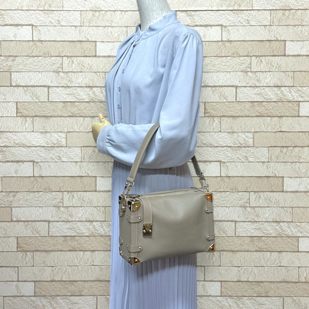 Louis Vuitton Beige Taupe Leather Shoulder Bag