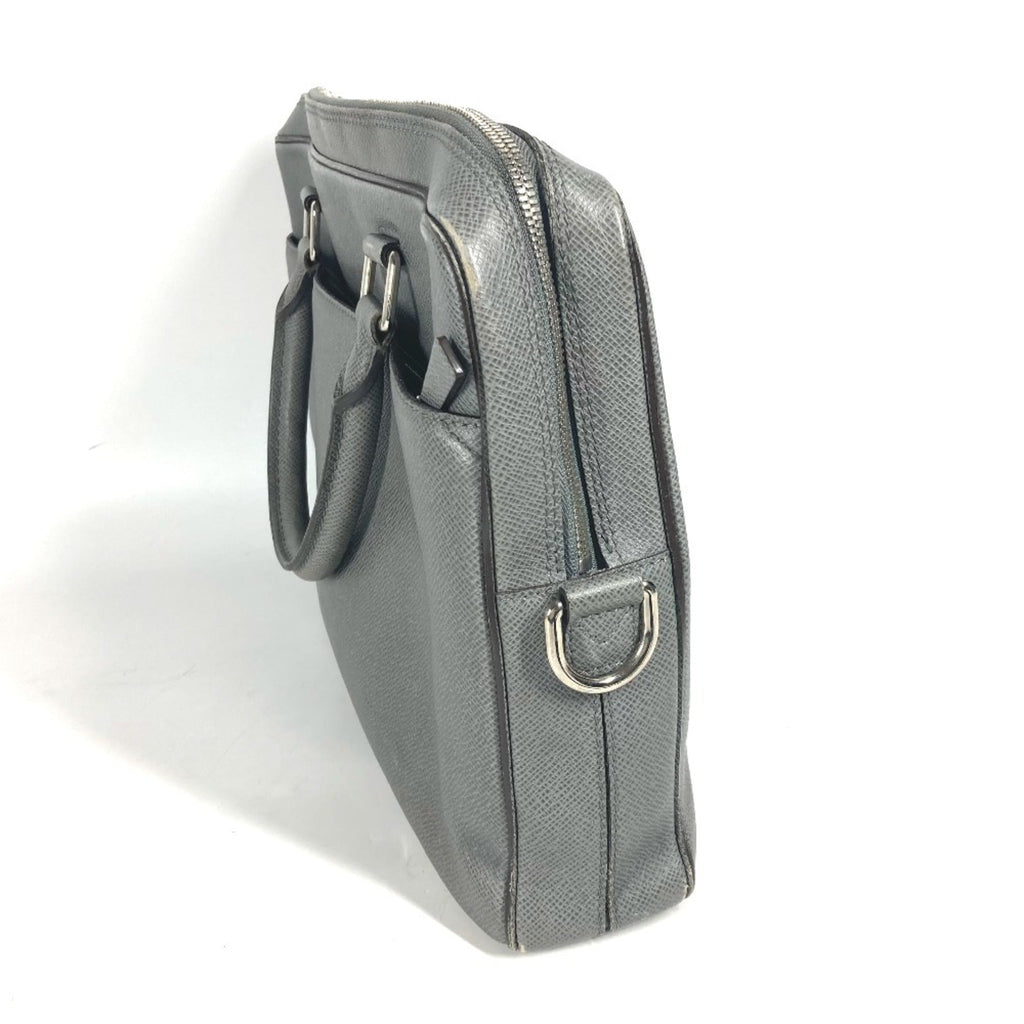 Louis Vuitton Glacier Gray Taiga Leather Leather Briefcase
