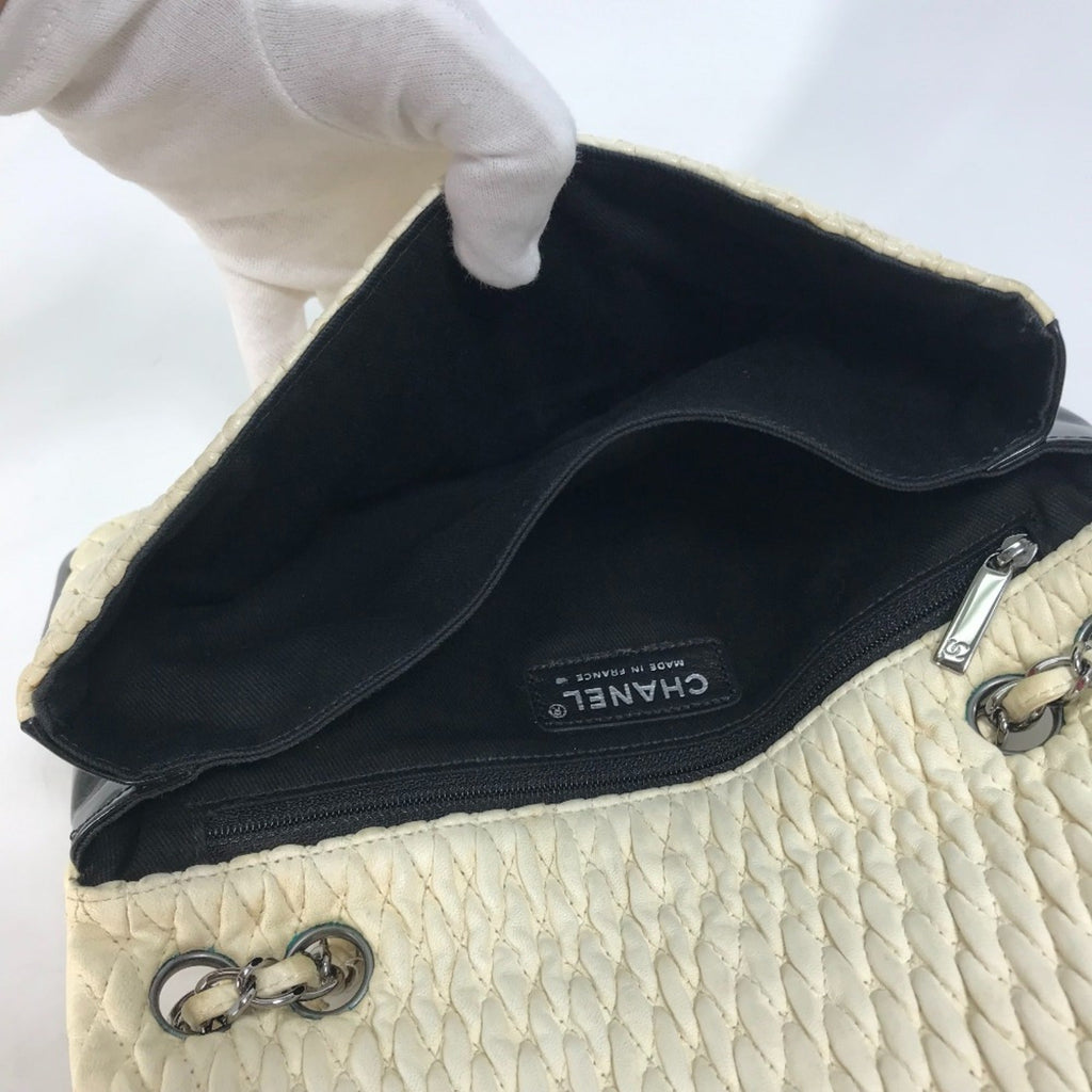 Chanel White Leather Shoulder Bag