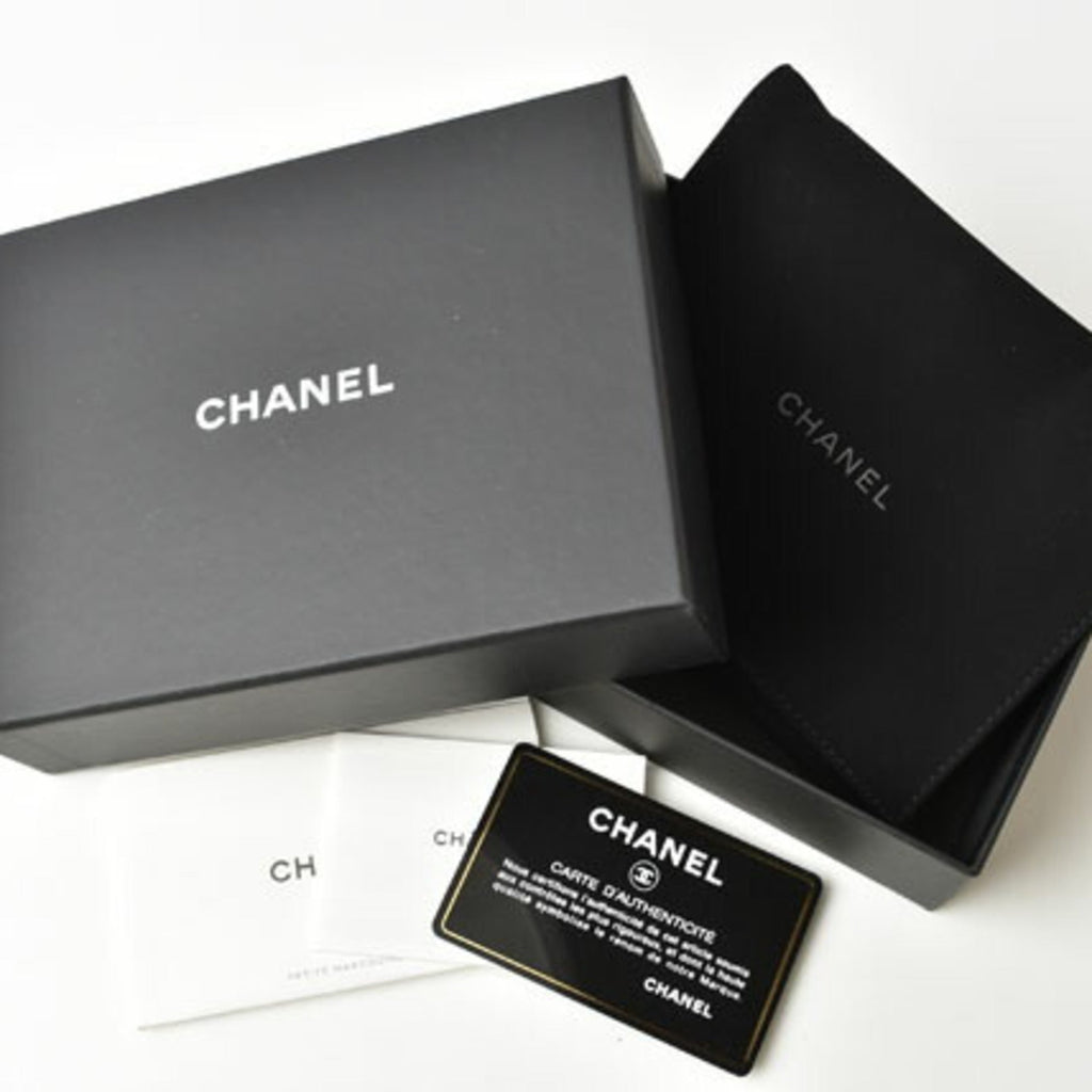Chanel Boy Chanel Off-White Grained Calfskin Wallet (Bi-Fold)