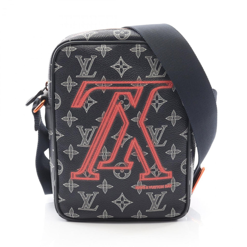 Louis Vuitton Navy Red Color White Coated Canvas Monogram Pvc Leather Shoulder Bag