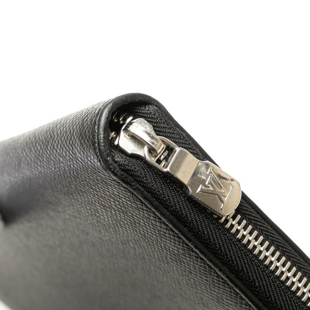 Louis Vuitton Taiga Black Noir Leather Coin Purse/Coin Case