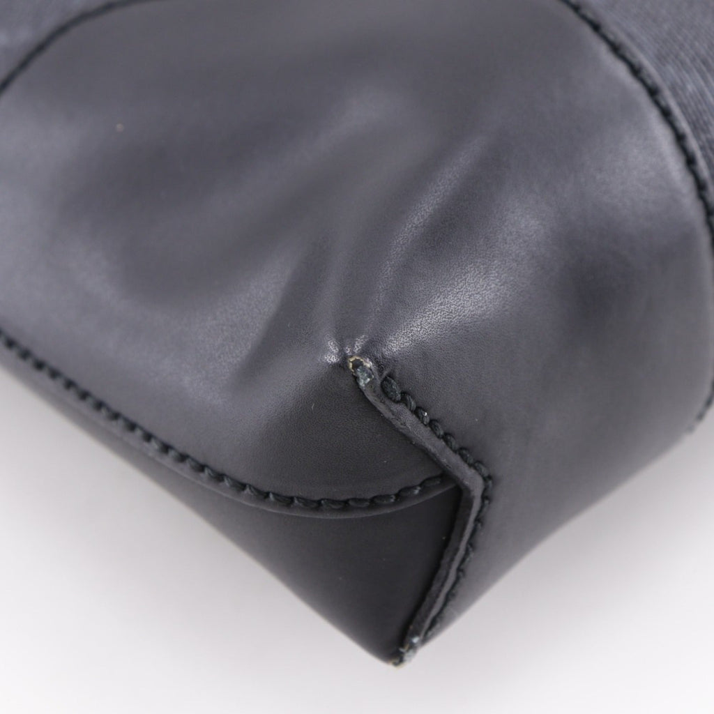Gucci Black Gg Supreme Messenger Bag Shoulder Bag (Pre-Owned)