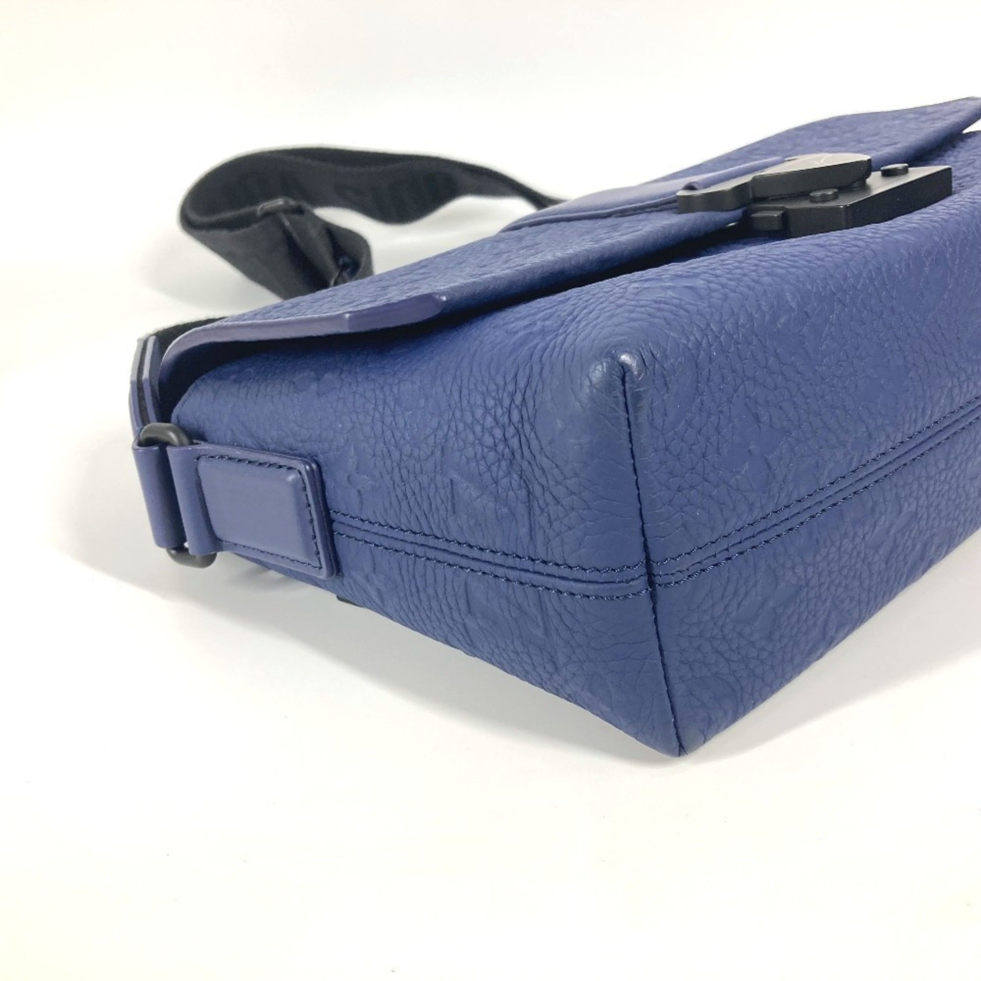 Louis Vuitton Blue Leather Shoulder Bag