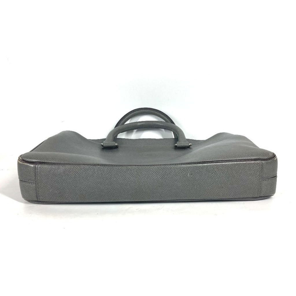 Louis Vuitton Glacier Gray Taiga Leather Leather Briefcase