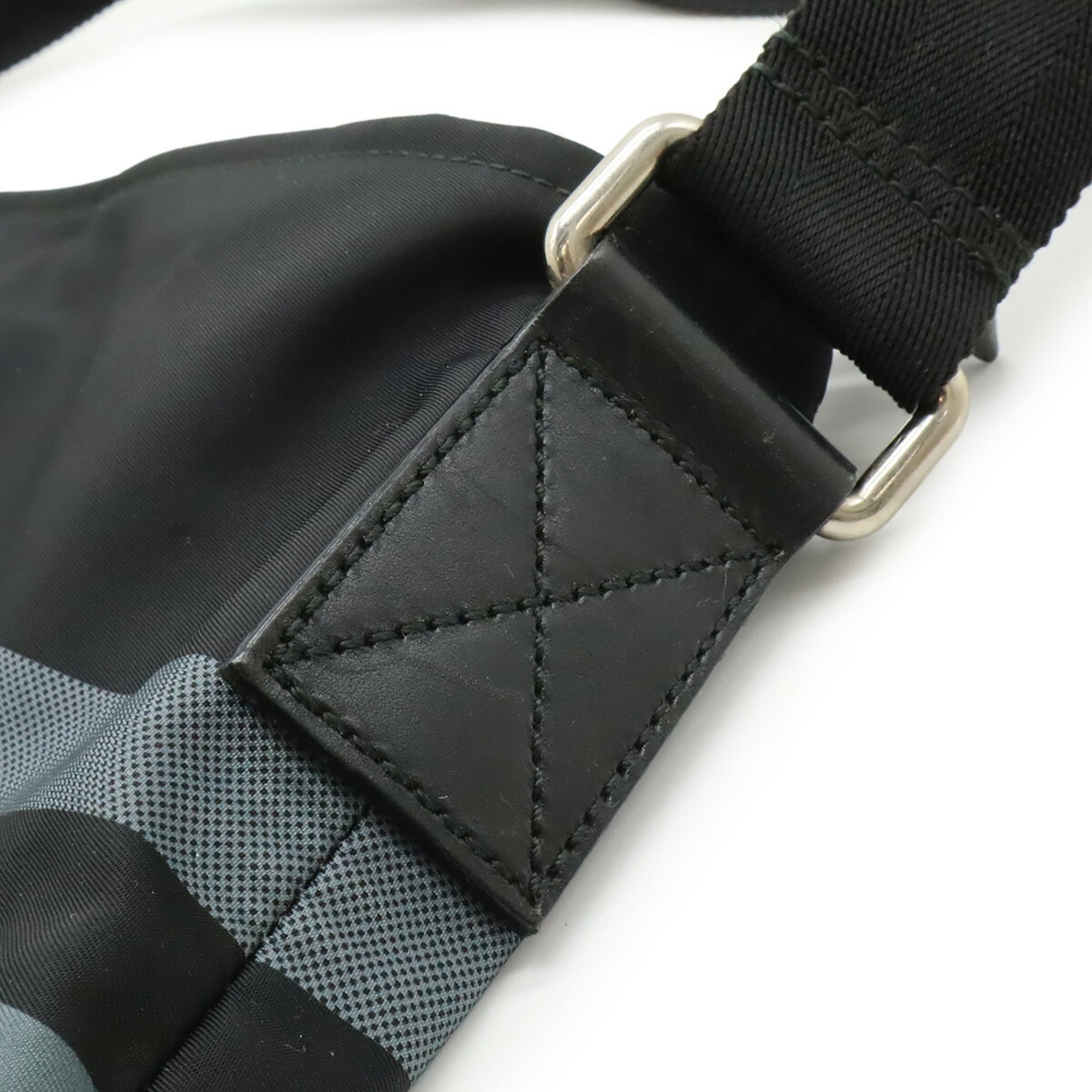 Gucci Black Gray Nylon Leather Shoulder Bag (Pre-Owned)
