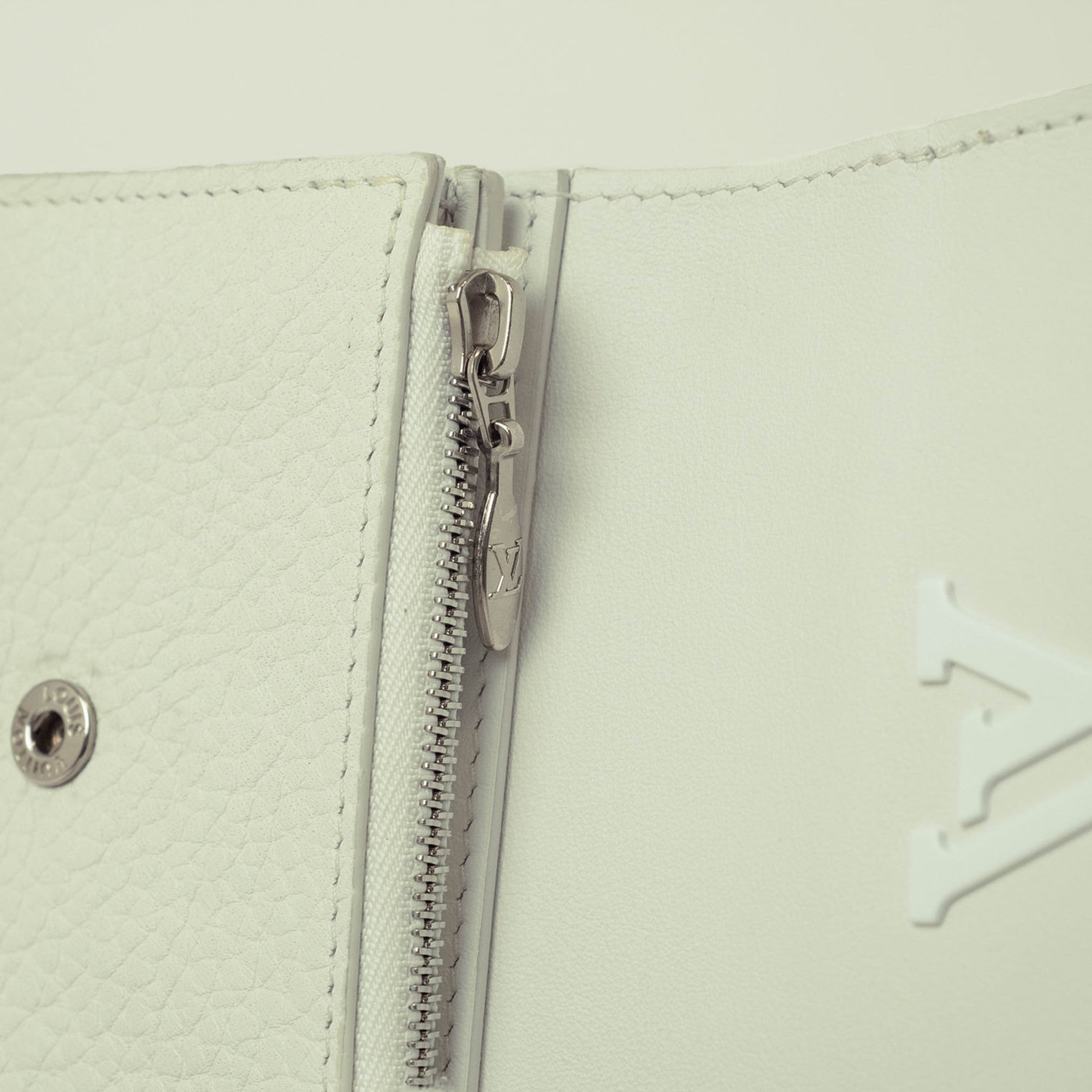 Louis Vuitton Leather Wallet (Tri-Fold)