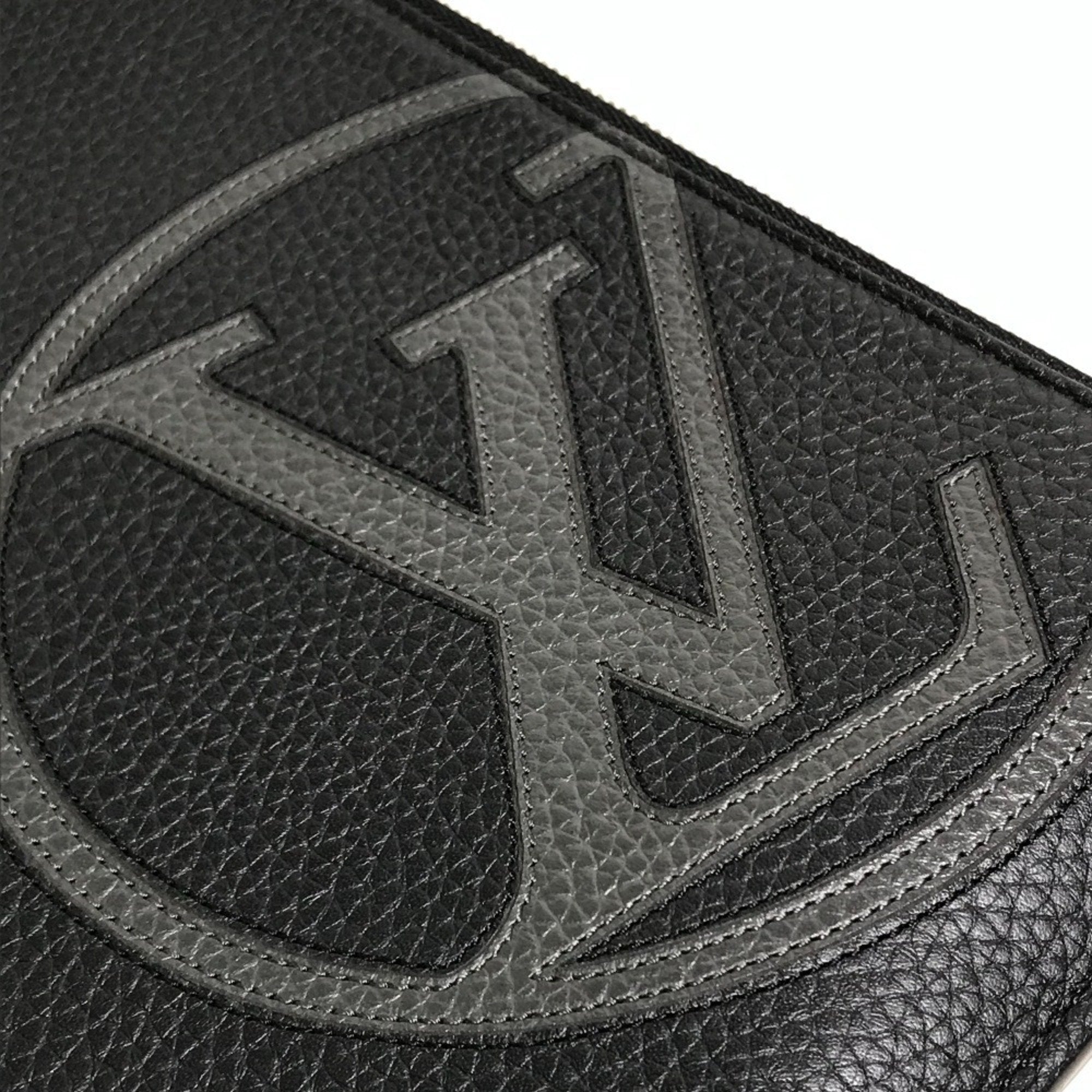 Louis Vuitton Black Noir Leather Clutch Bag Pochette