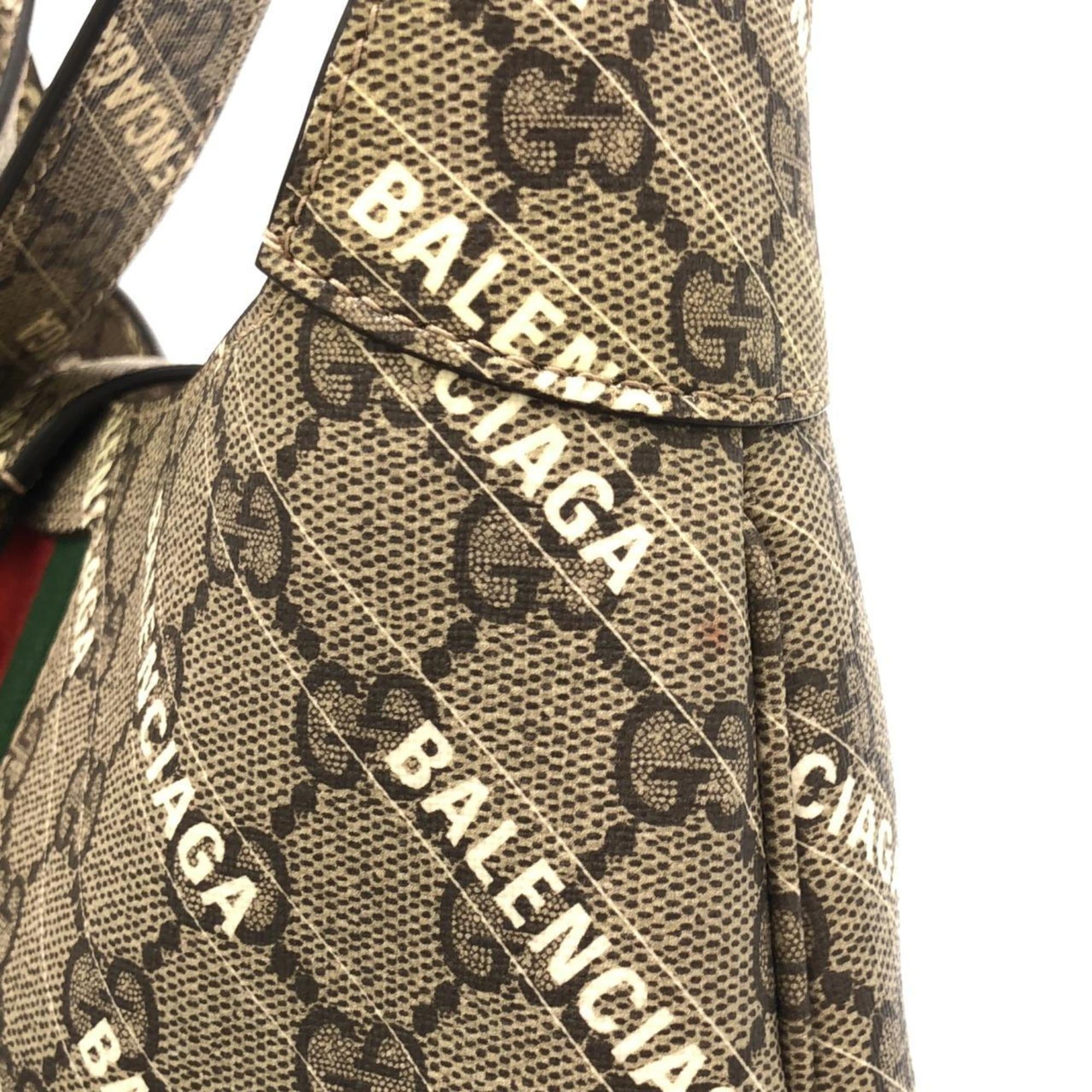 Gucci Beige White Gg Supreme Shoulder Bag (Pre-Owned)