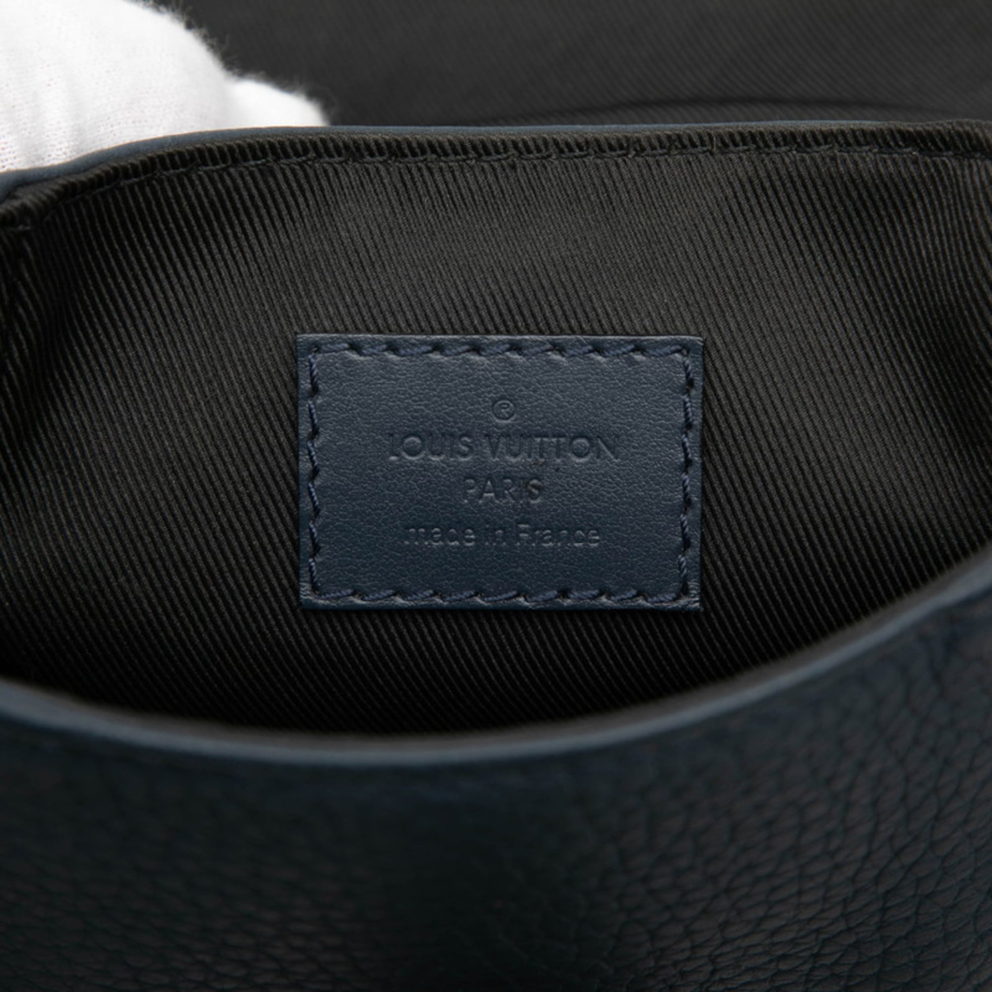 Louis Vuitton Navy Leather Shoulder Bag Sling Bag